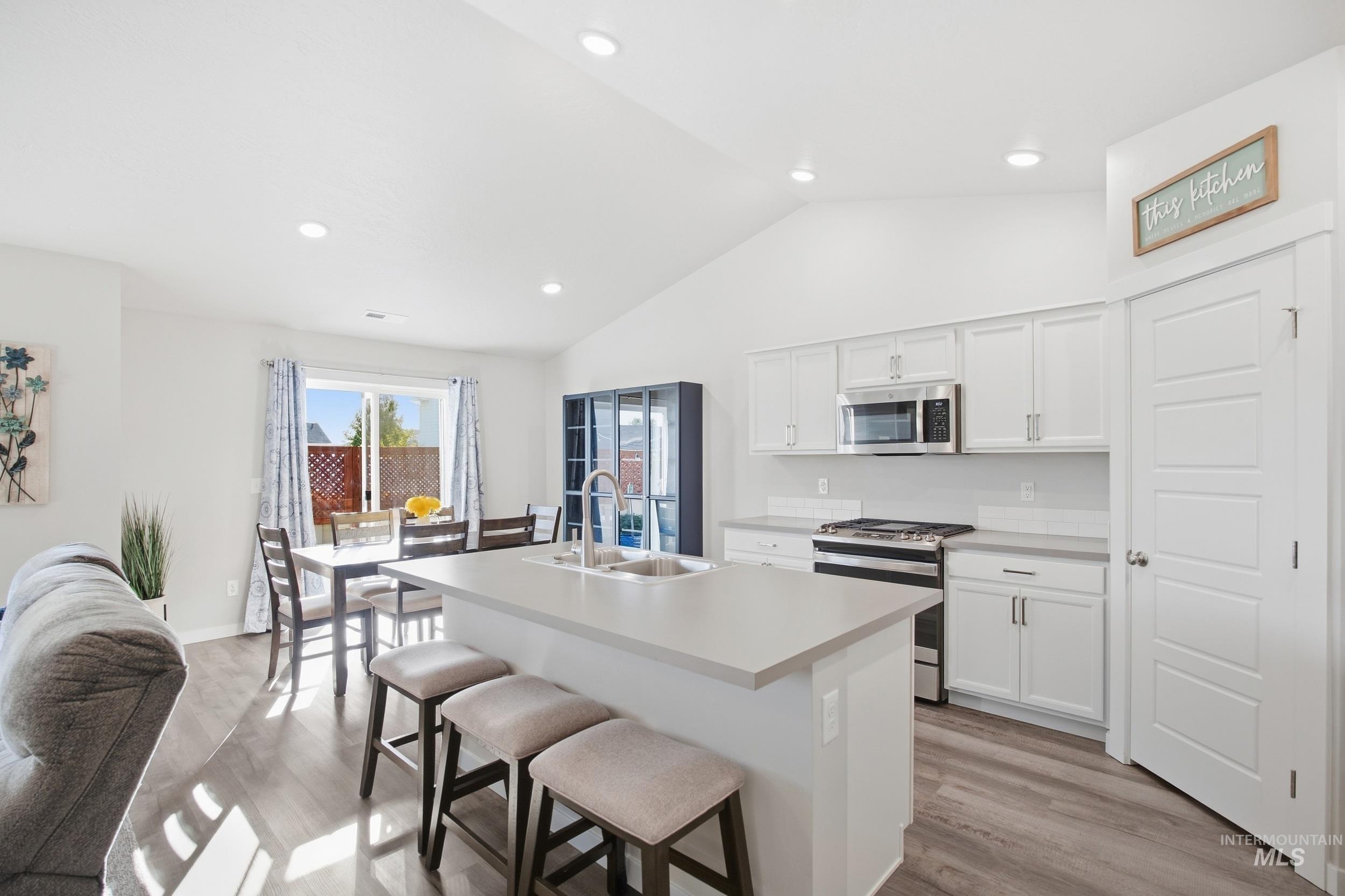 13214 S Wind River Ave Property Photo 8