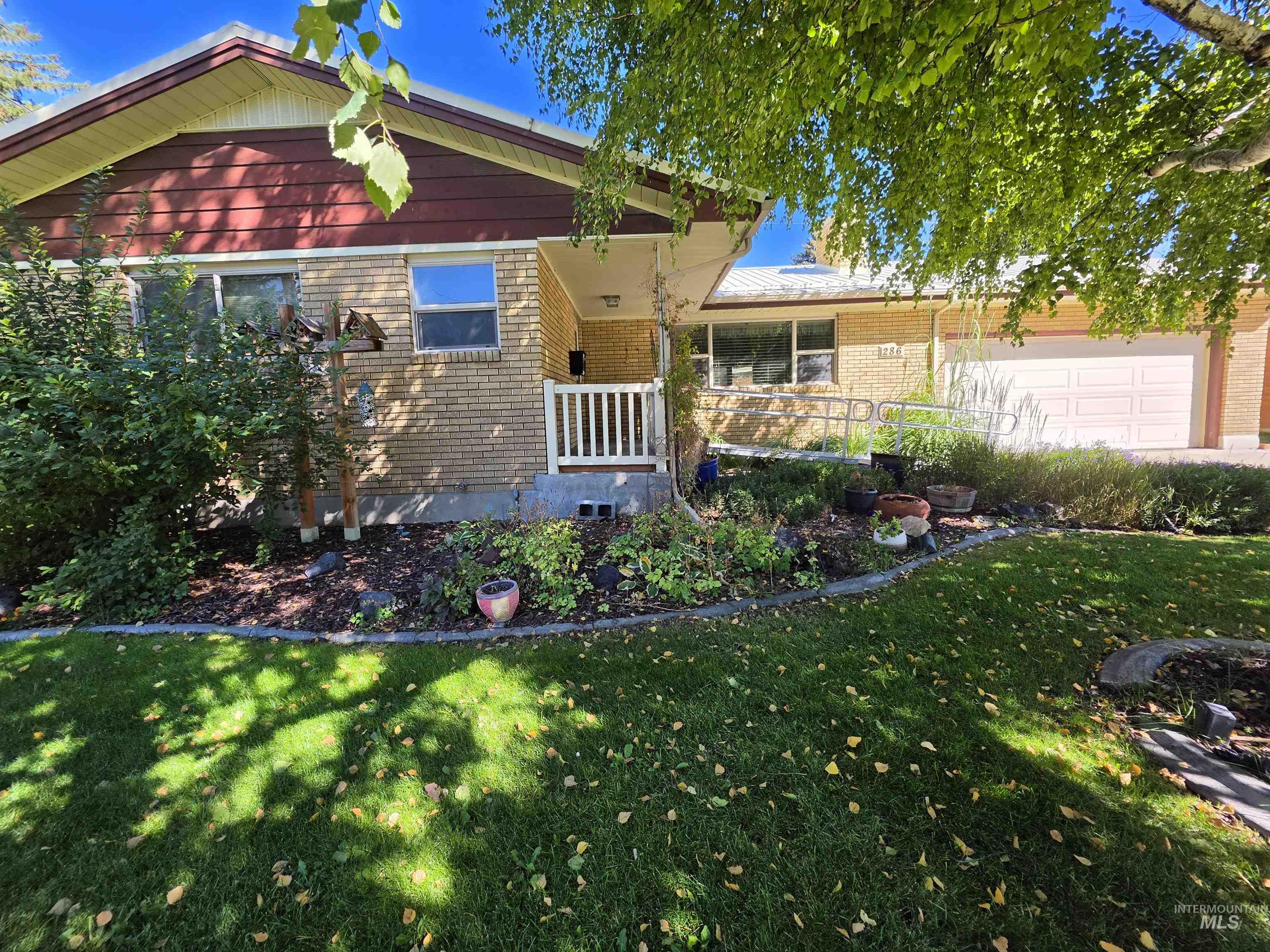286 Pinon Drive Property Photo 1