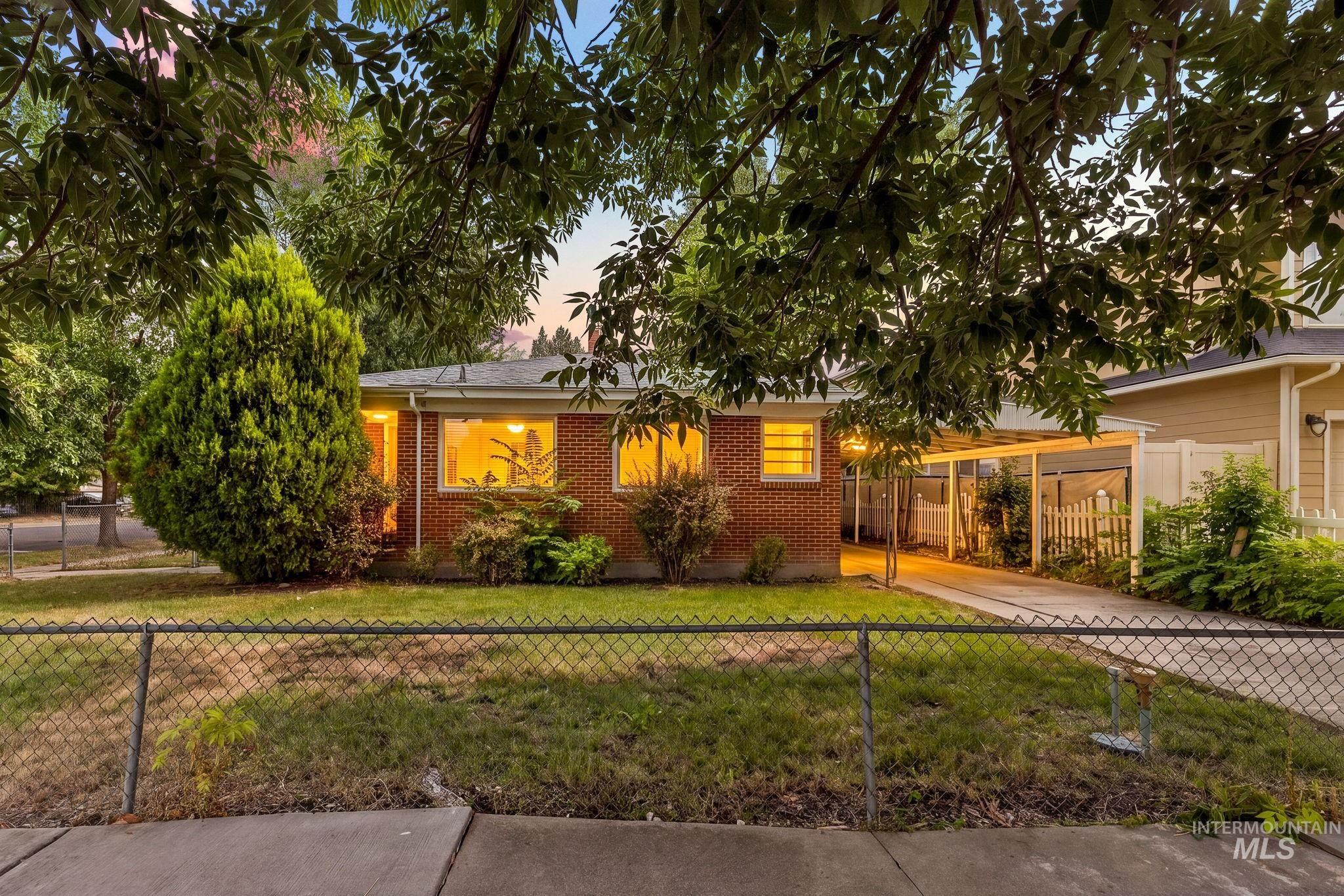 1317 W Rossi St Property Photo 1