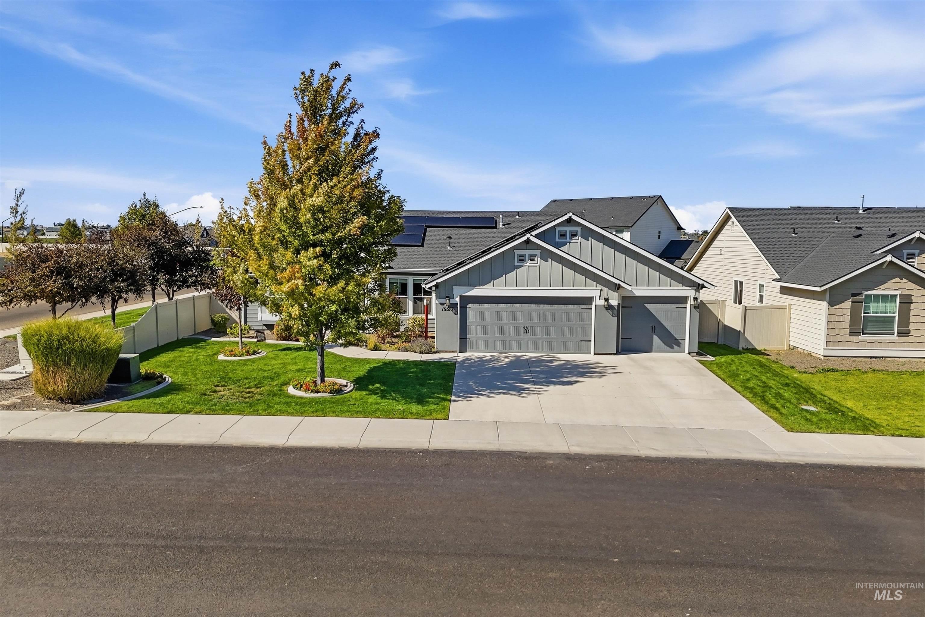 15517 Fuchsia Avenue Property Photo 3