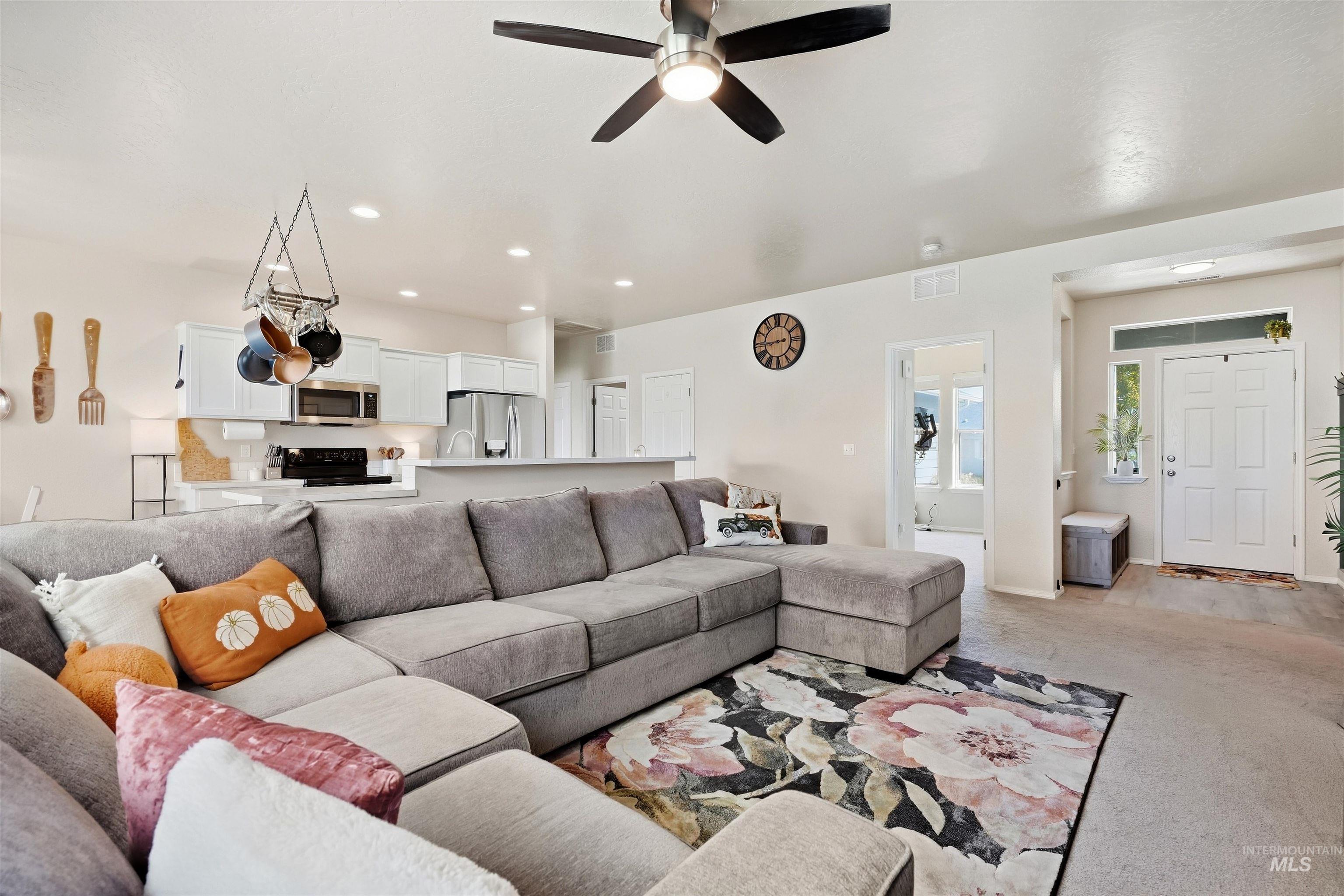 15517 Fuchsia Avenue Property Photo 11