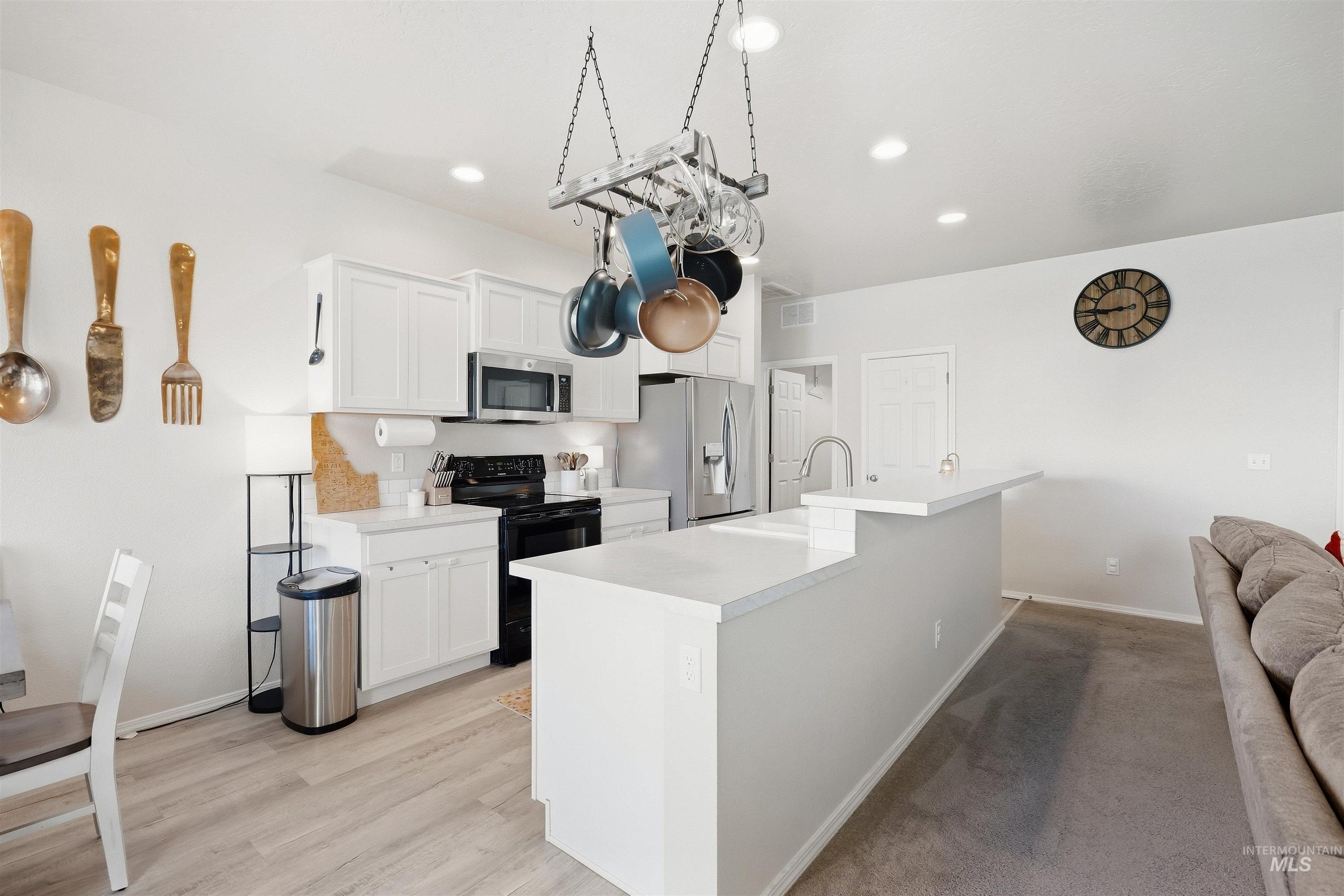 15517 Fuchsia Avenue Property Photo 13
