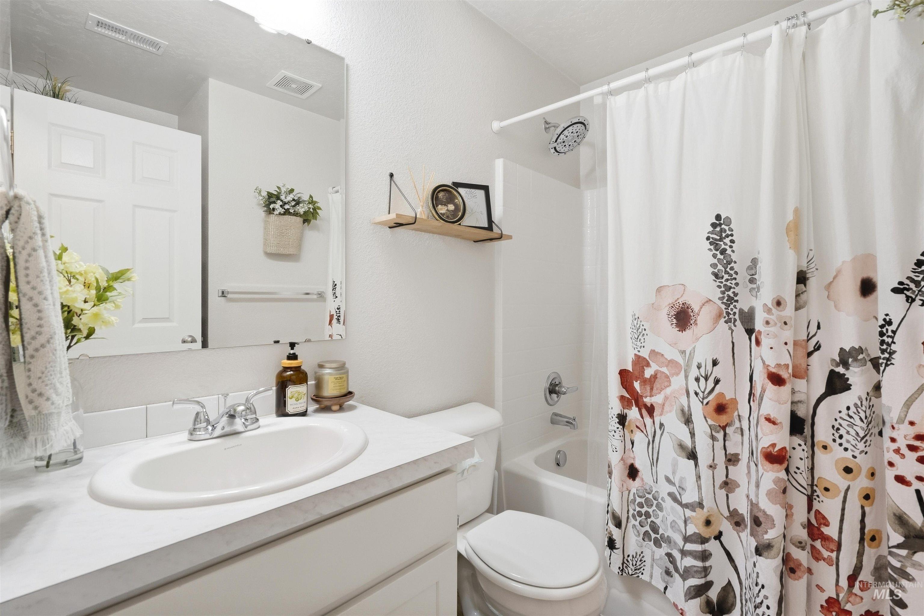 15517 Fuchsia Avenue Property Photo 23