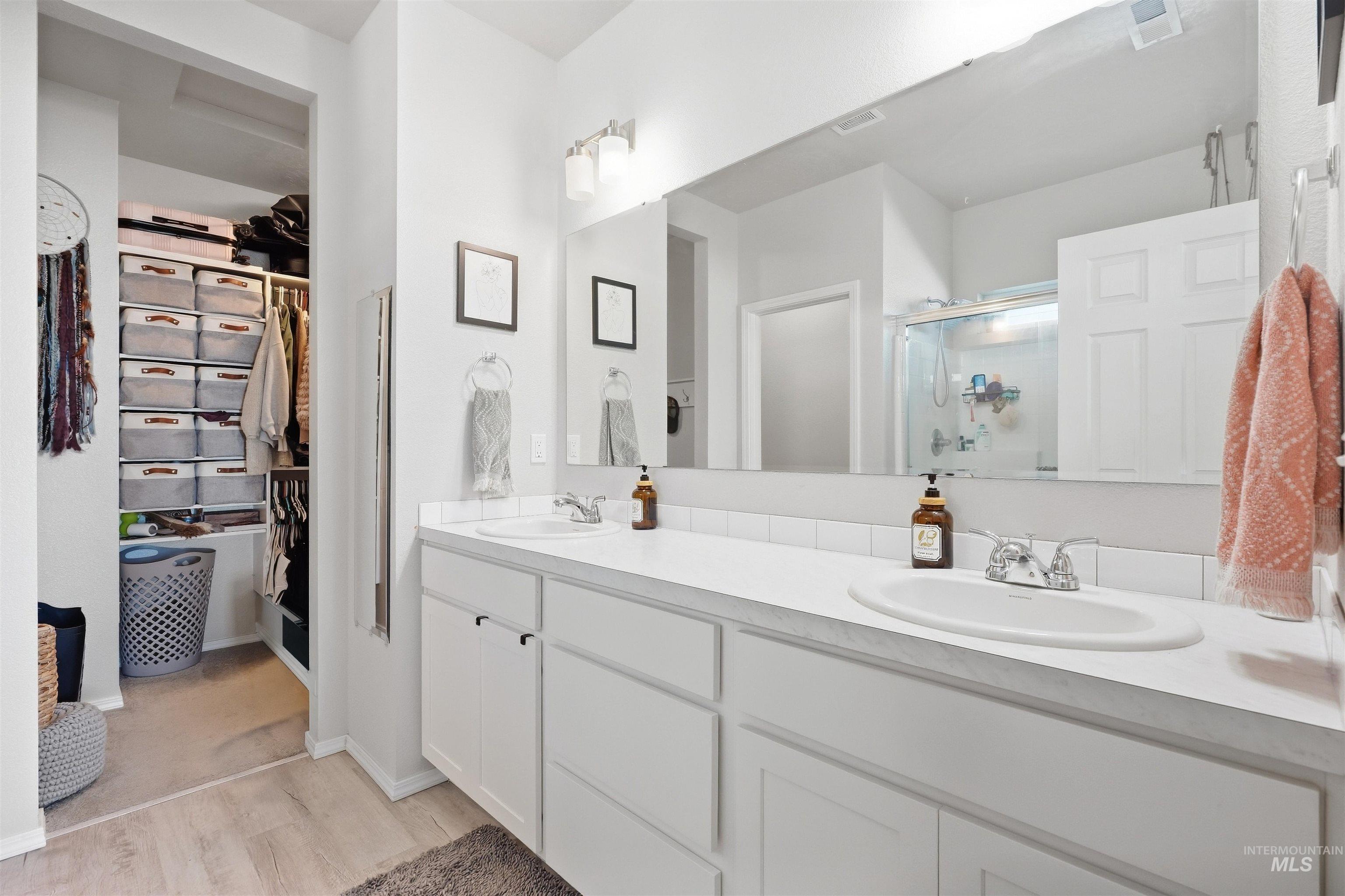 15517 Fuchsia Avenue Property Photo 31