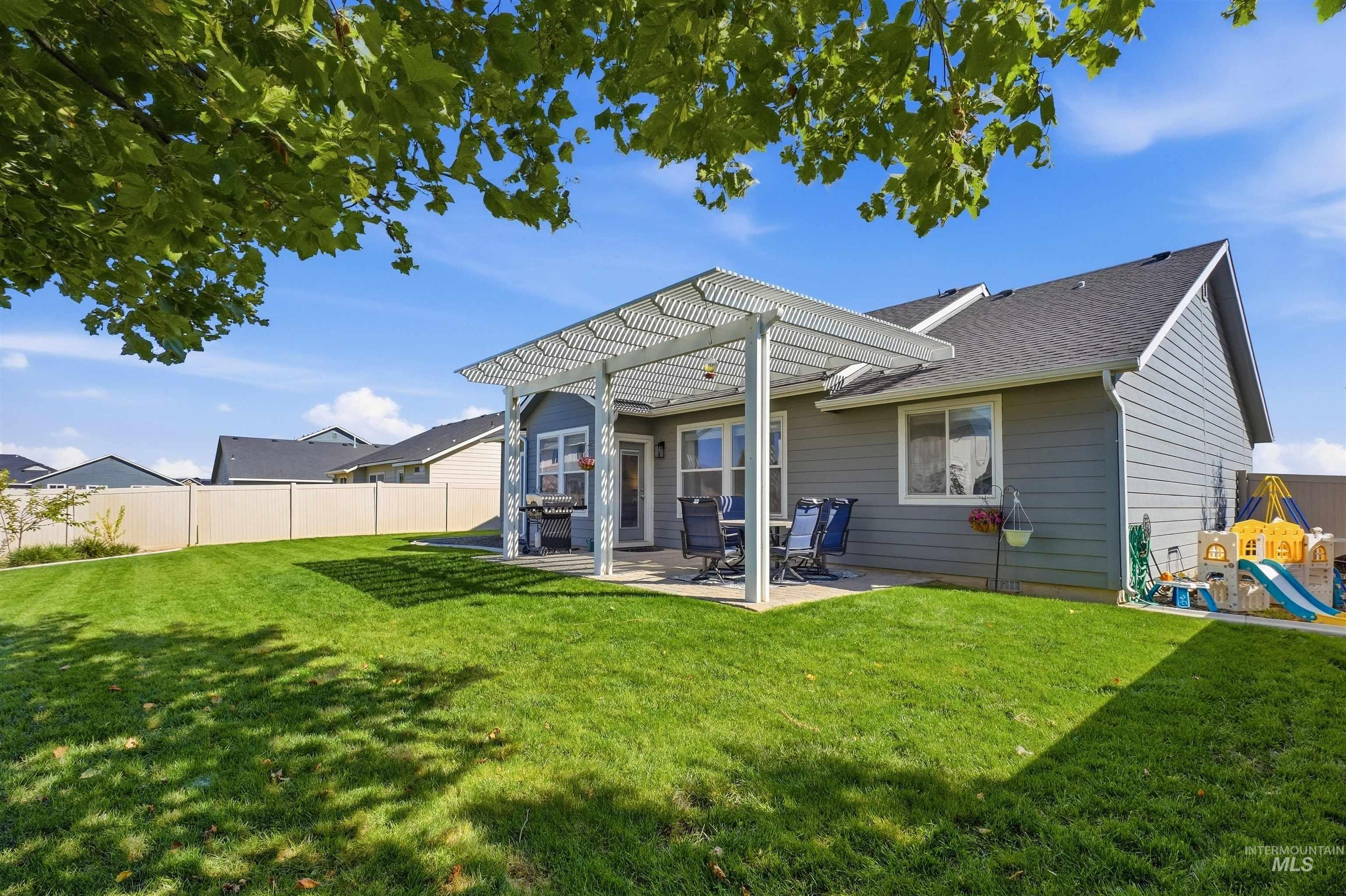 15517 Fuchsia Avenue Property Photo 39
