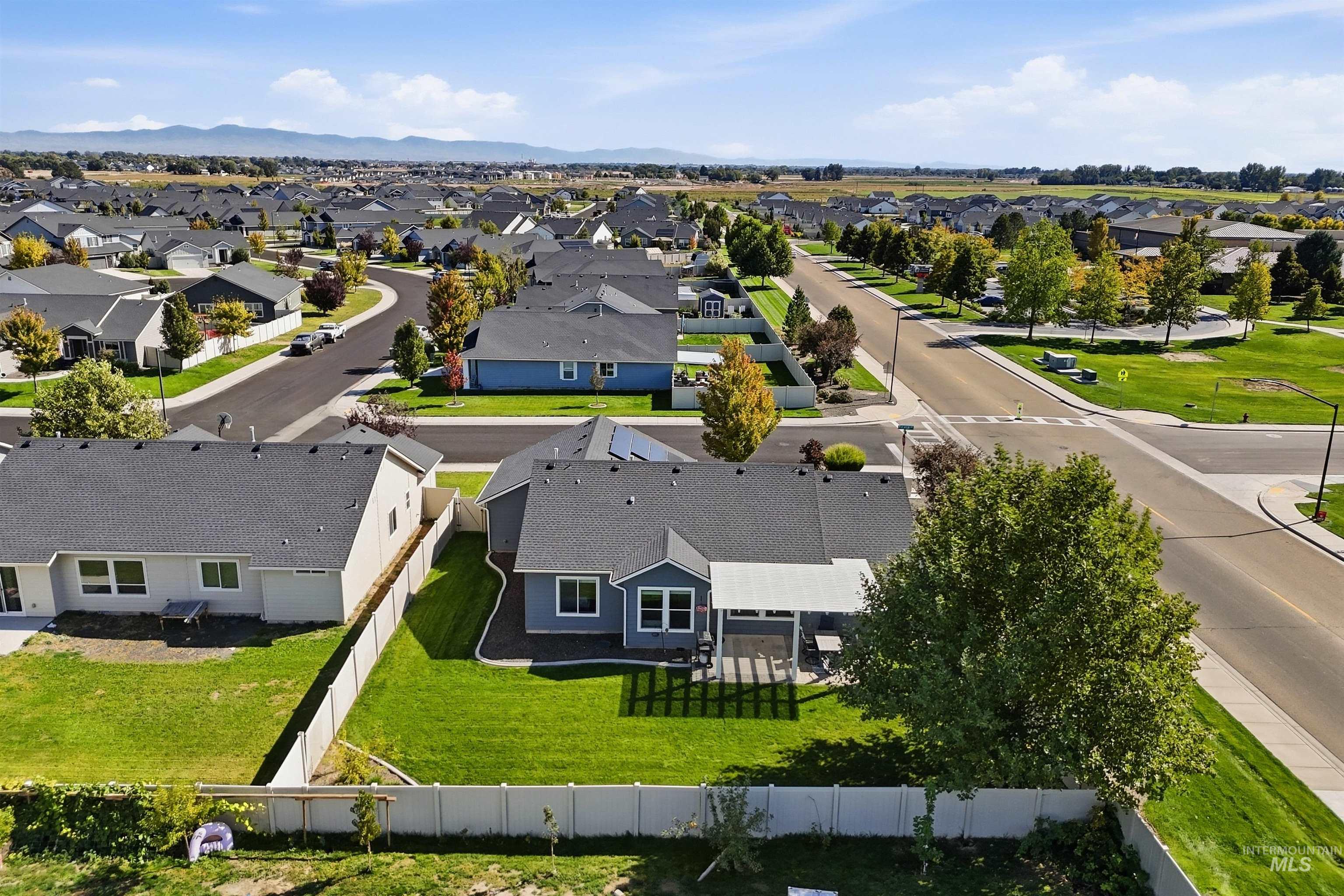 15517 Fuchsia Avenue Property Photo 44