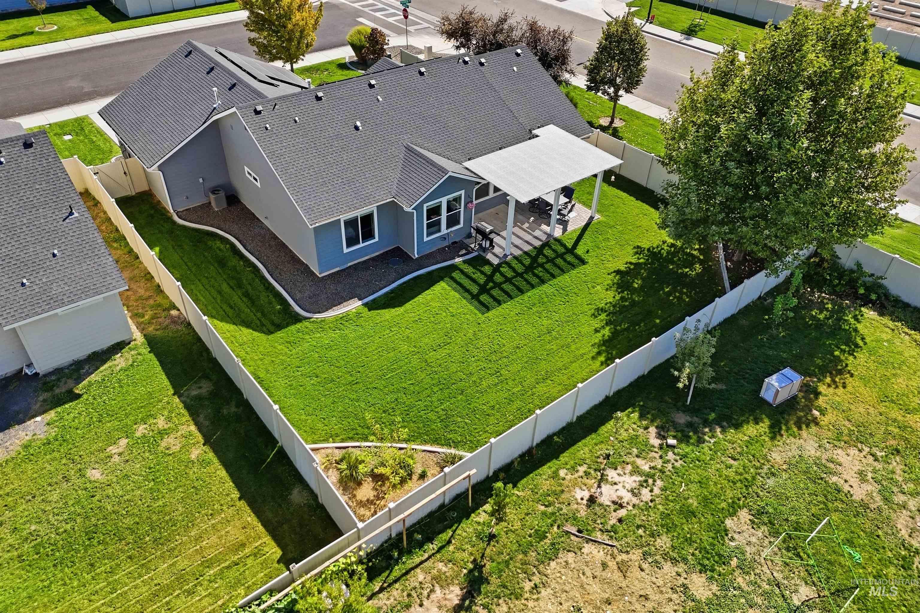 15517 Fuchsia Avenue Property Photo 45