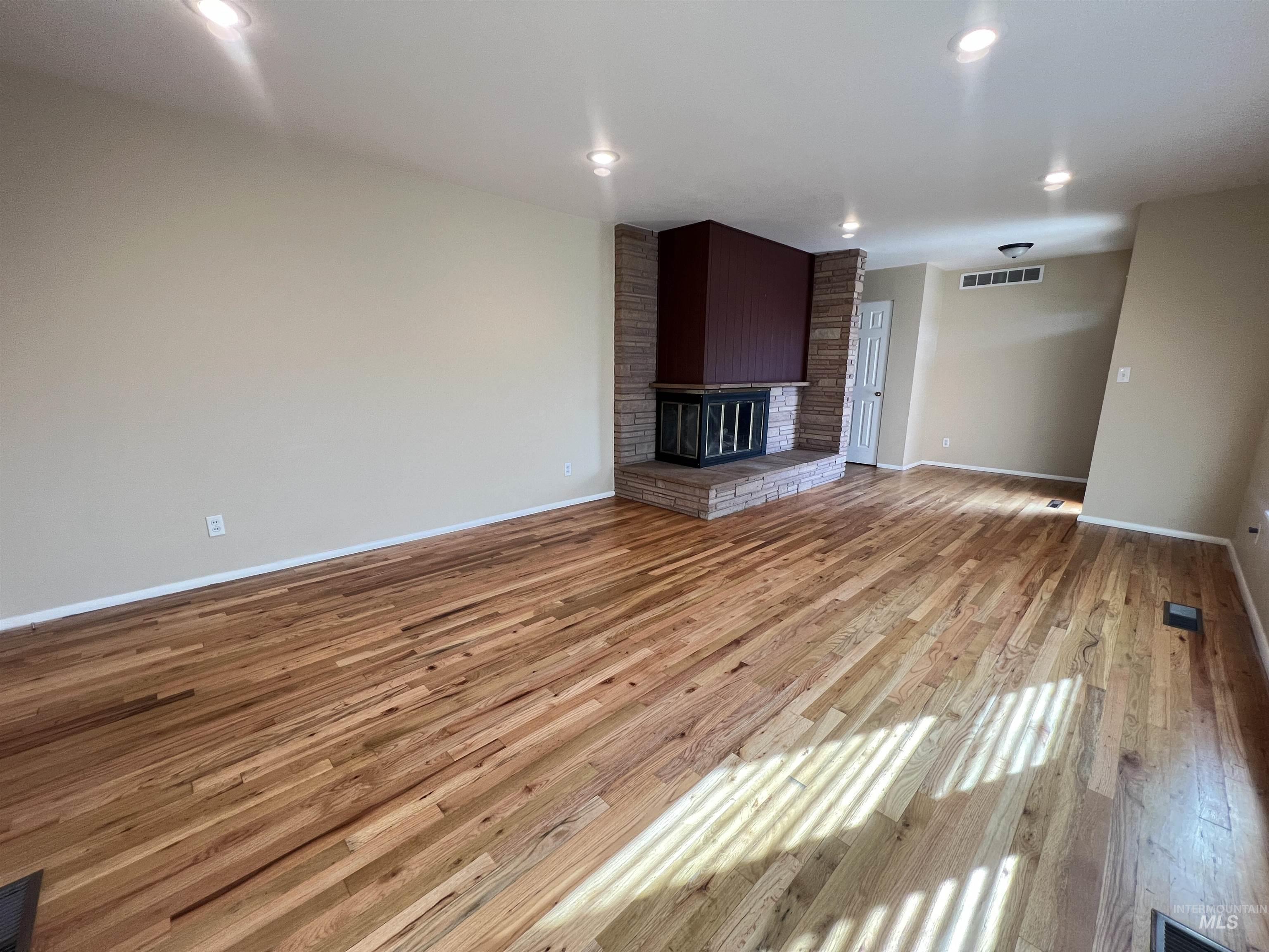 1300 S Brooklawn Dr. Property Photo 4