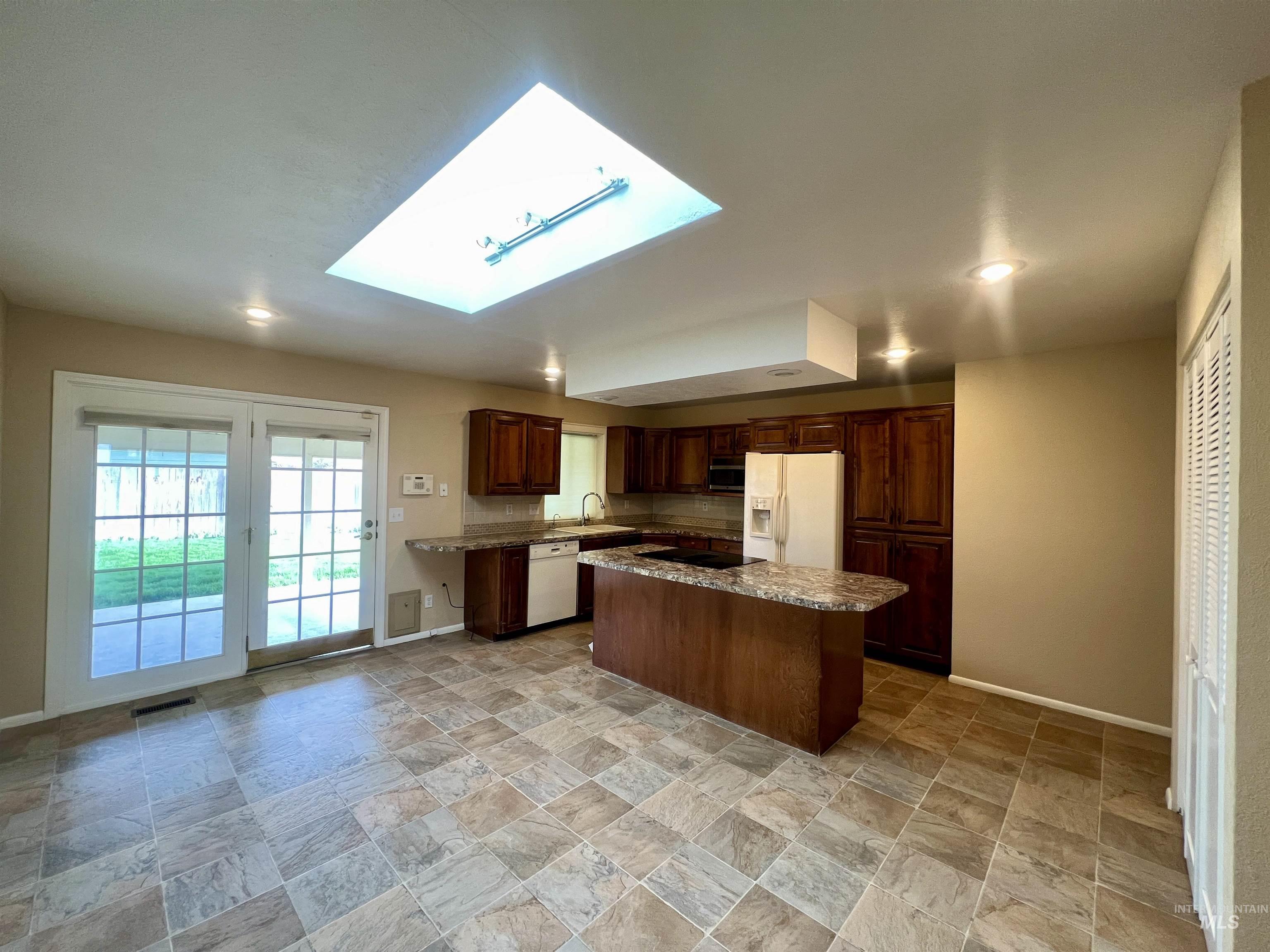 1300 S Brooklawn Dr. Property Photo 5