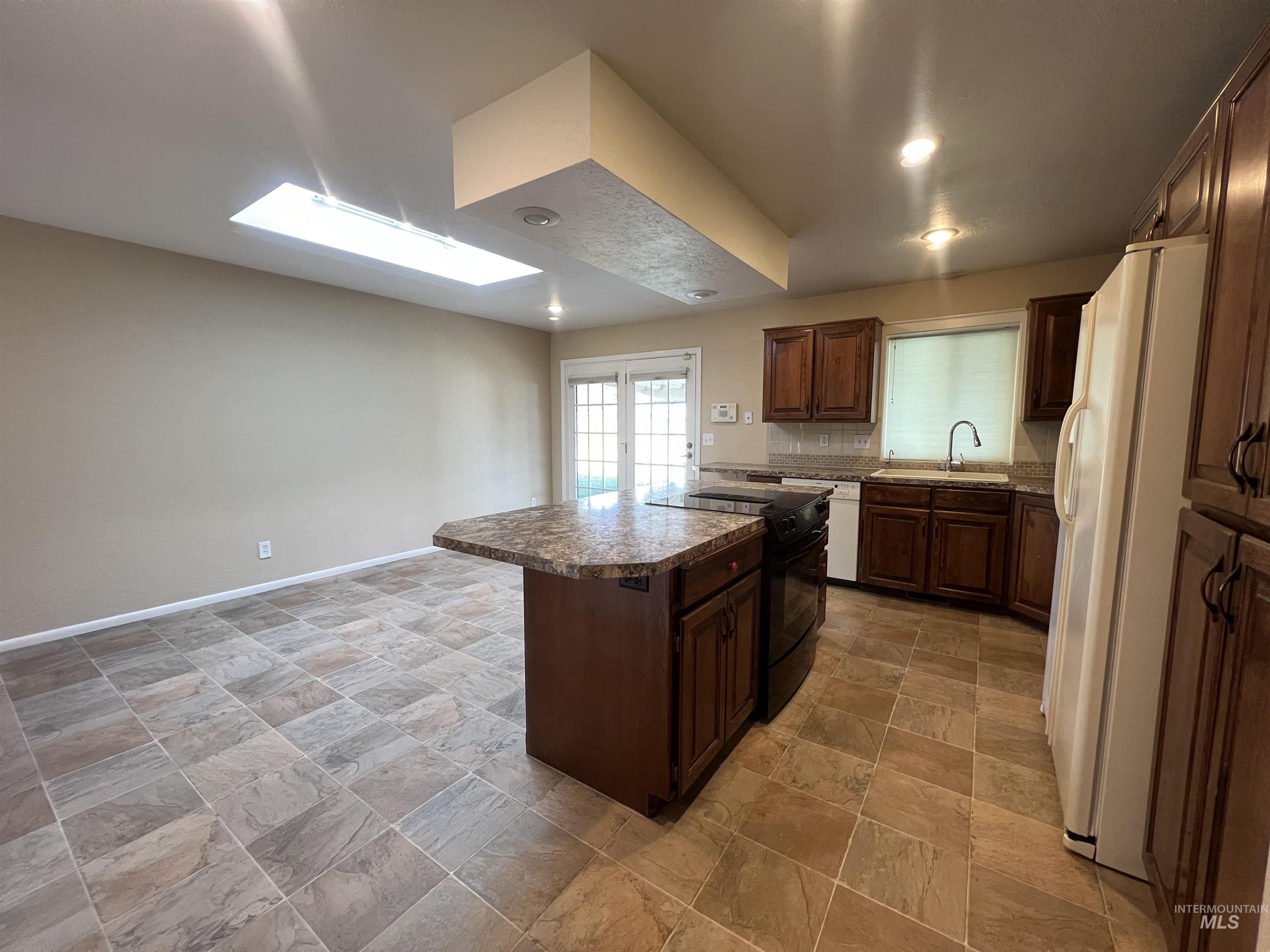 1300 S Brooklawn Dr. Property Photo 6