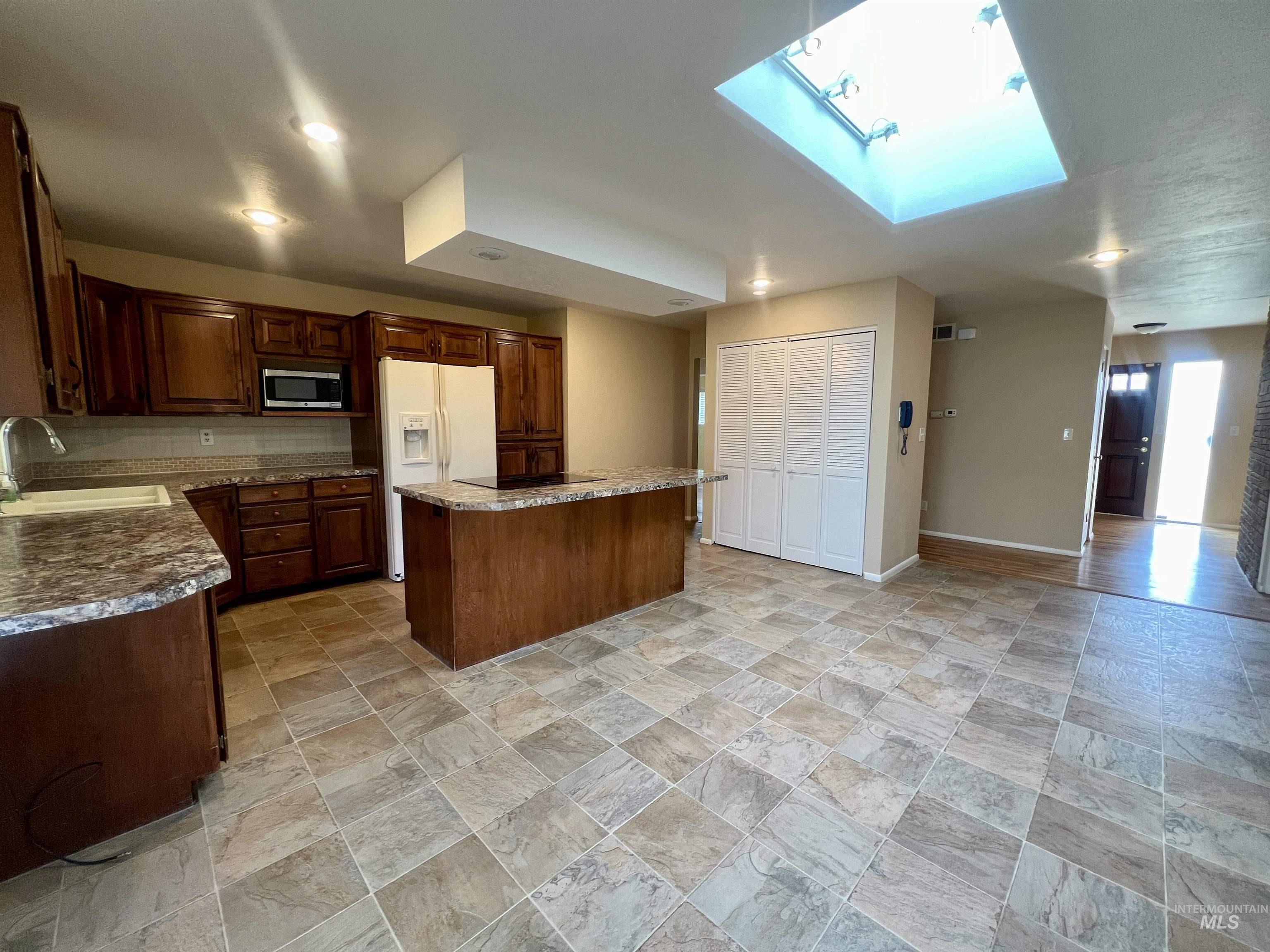 1300 S Brooklawn Dr. Property Photo 7