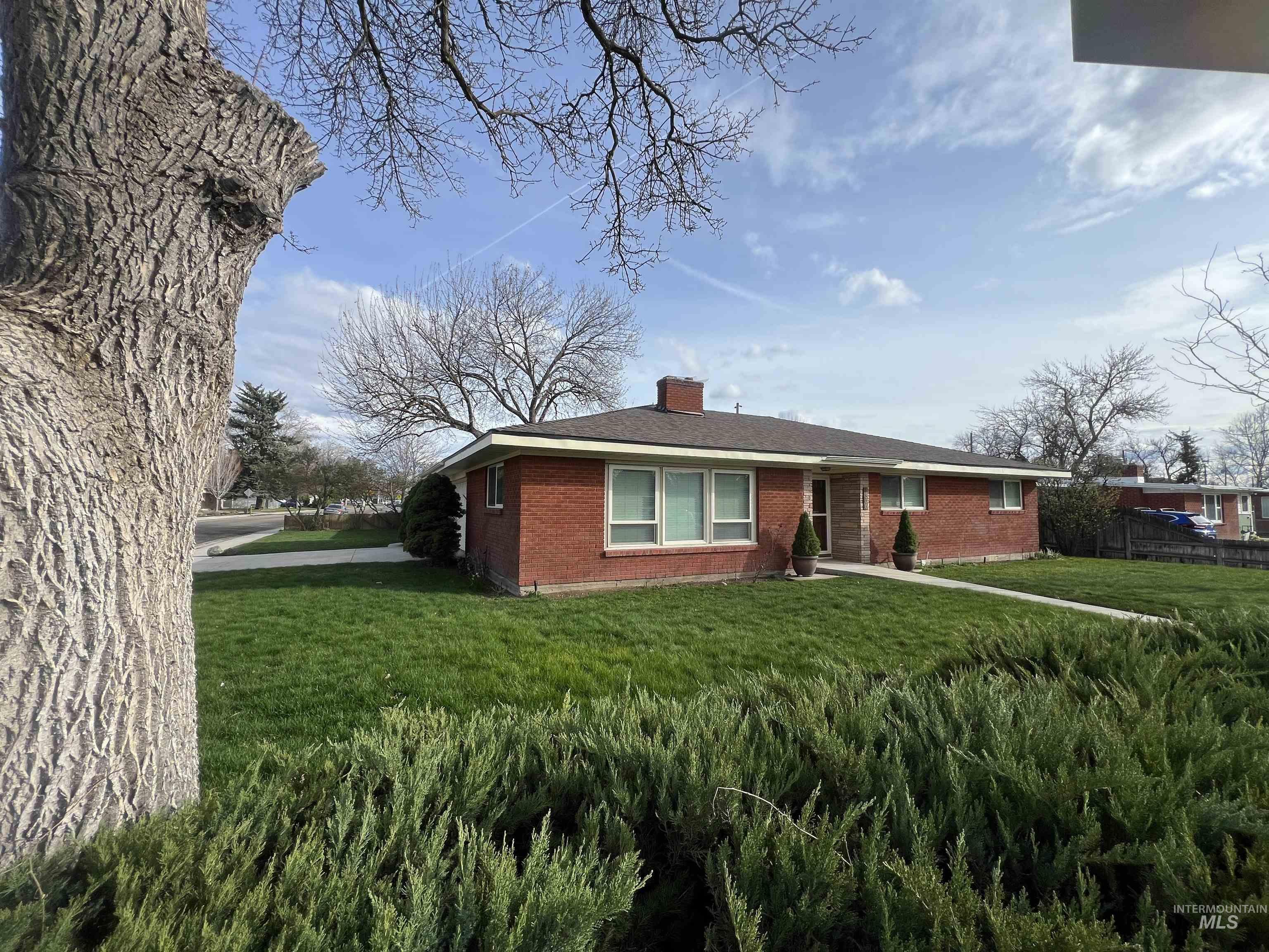 1300 S Brooklawn Dr. Property Photo 18