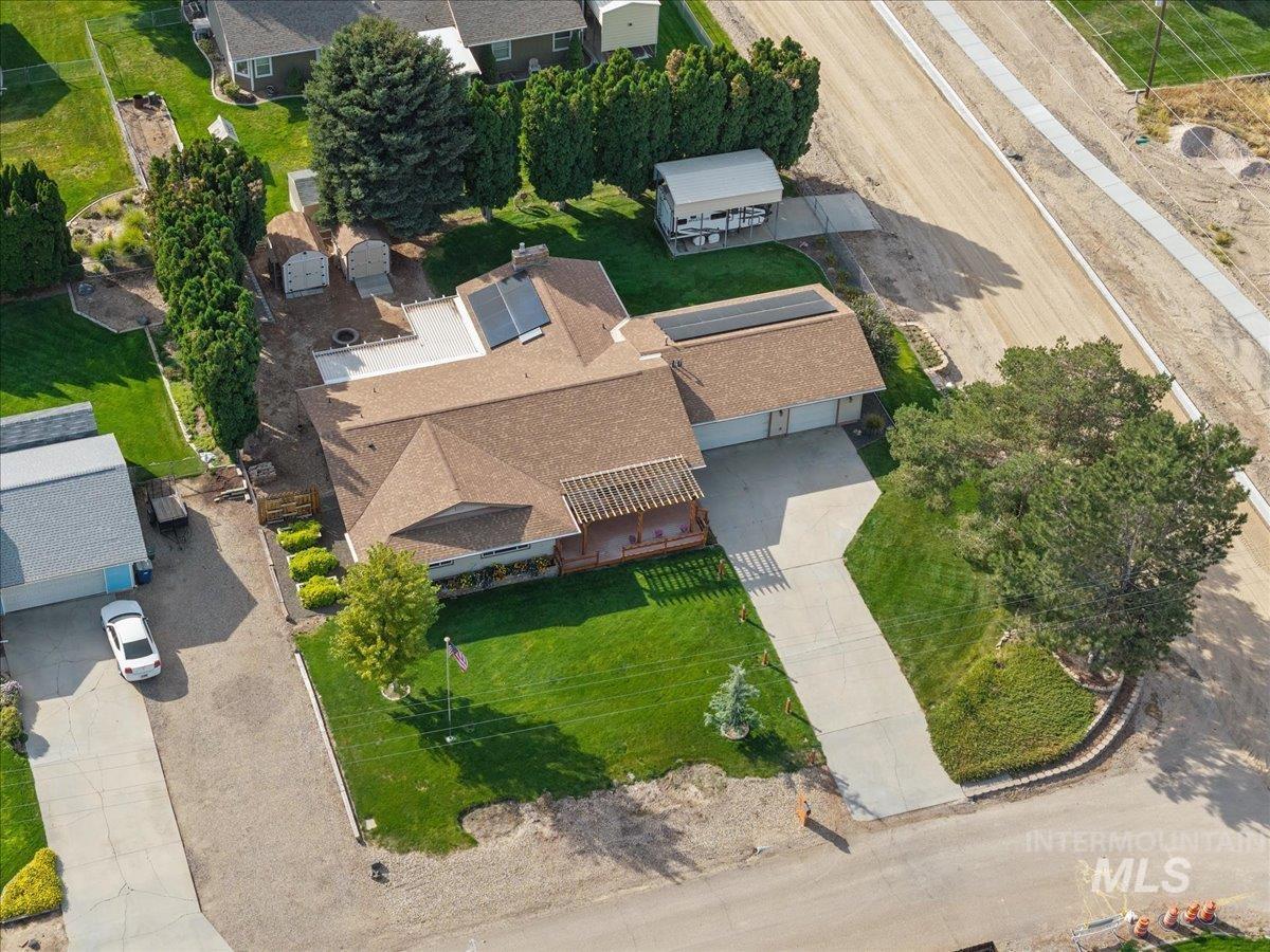 16227 S Kimball Ave Property Photo 4