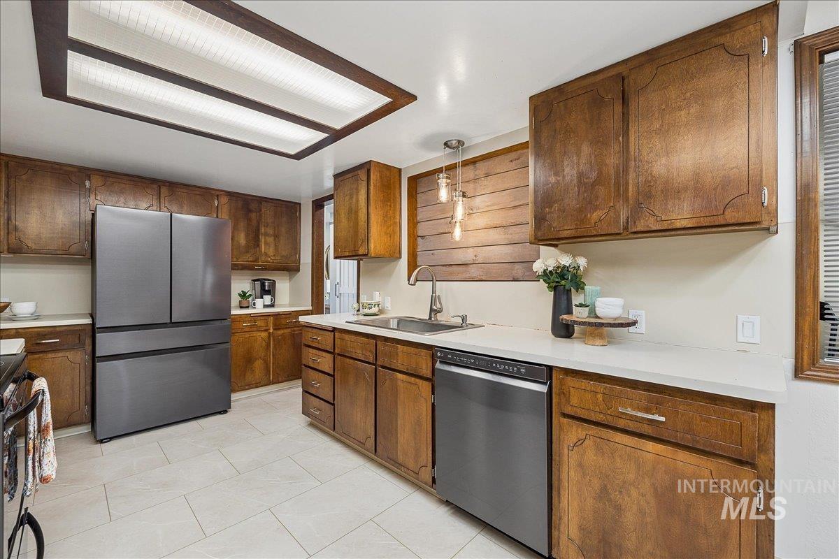 16227 S Kimball Ave Property Photo 19