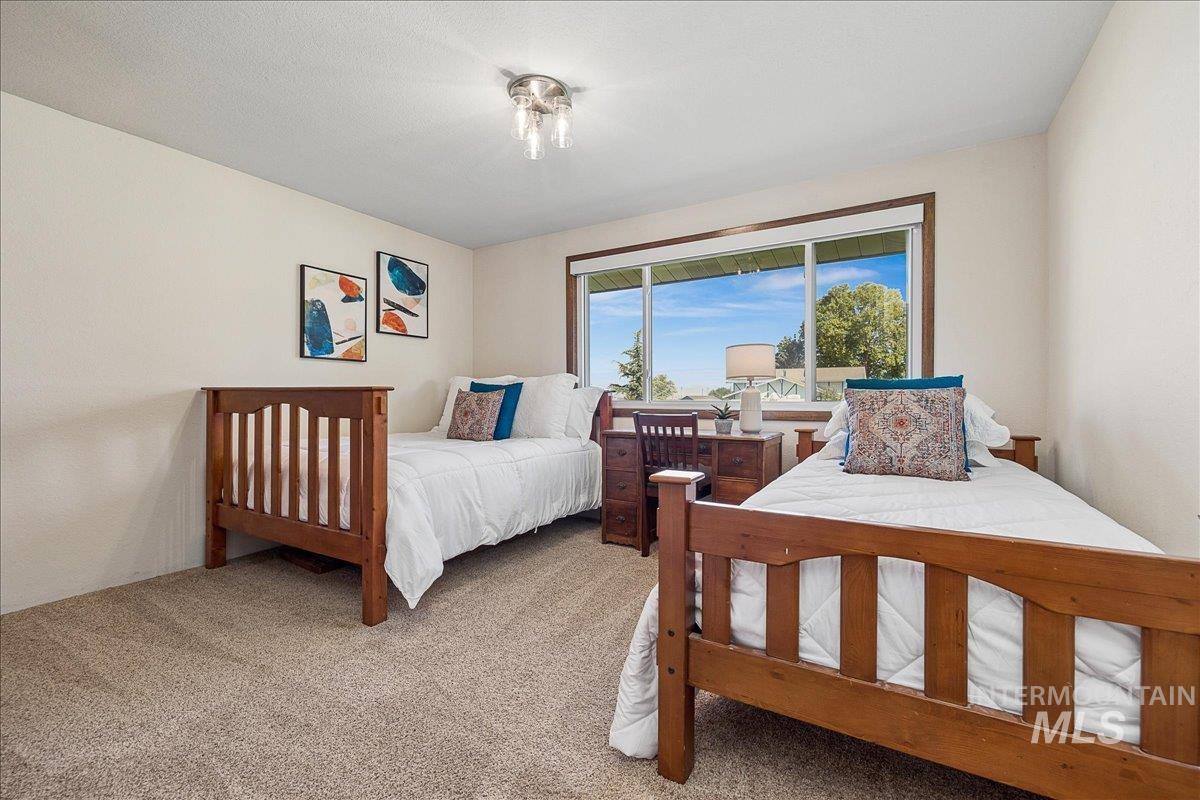 16227 S Kimball Ave Property Photo 33