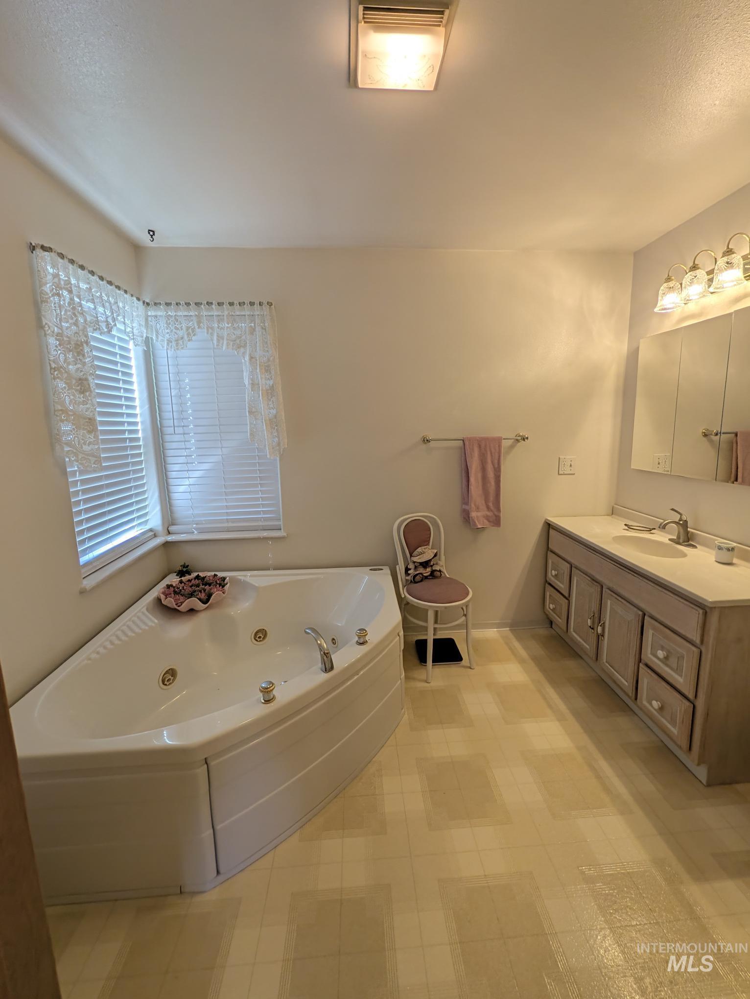 1249 Battle Ridge Road Property Photo 7