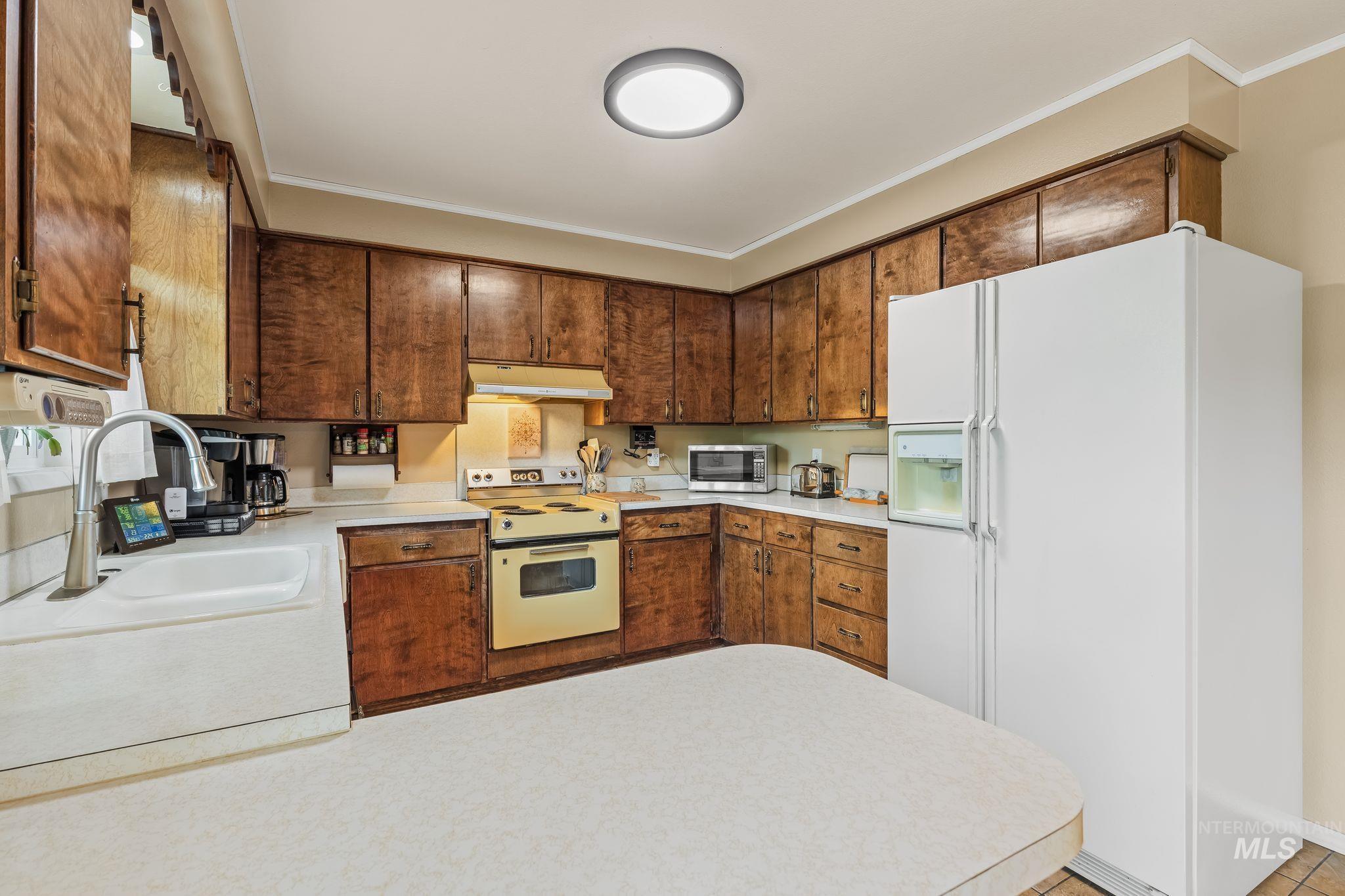 2127 2nd St. Property Photo 11