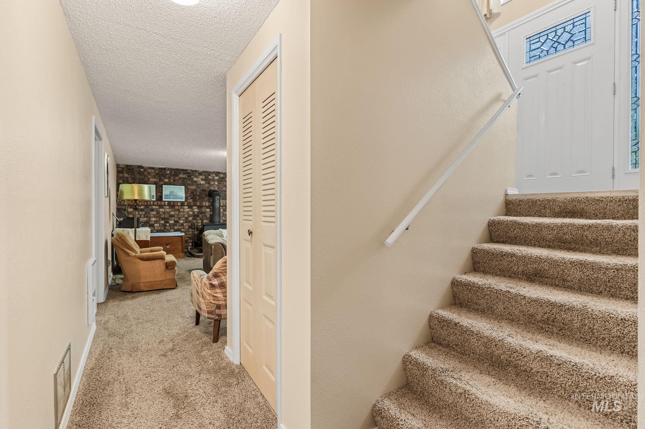 2127 2nd St. Property Photo 18