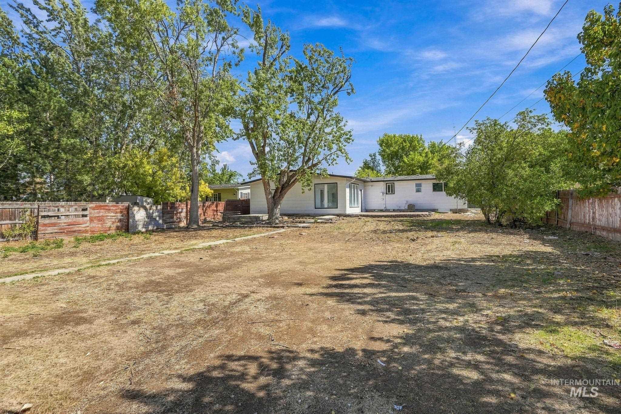 1919 S Penninger Dr Property Photo 44