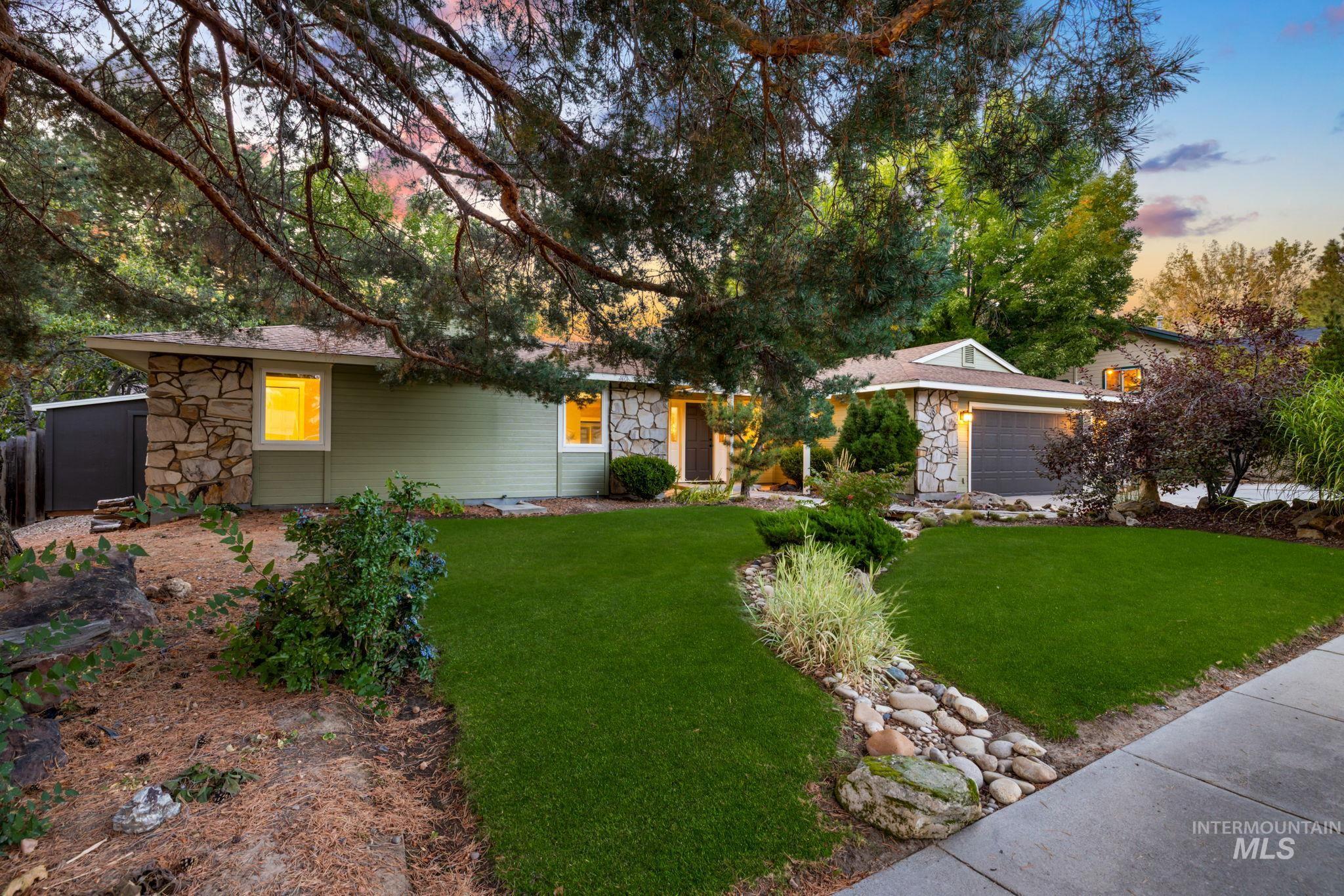2013 S Coloma Way Property Photo 3