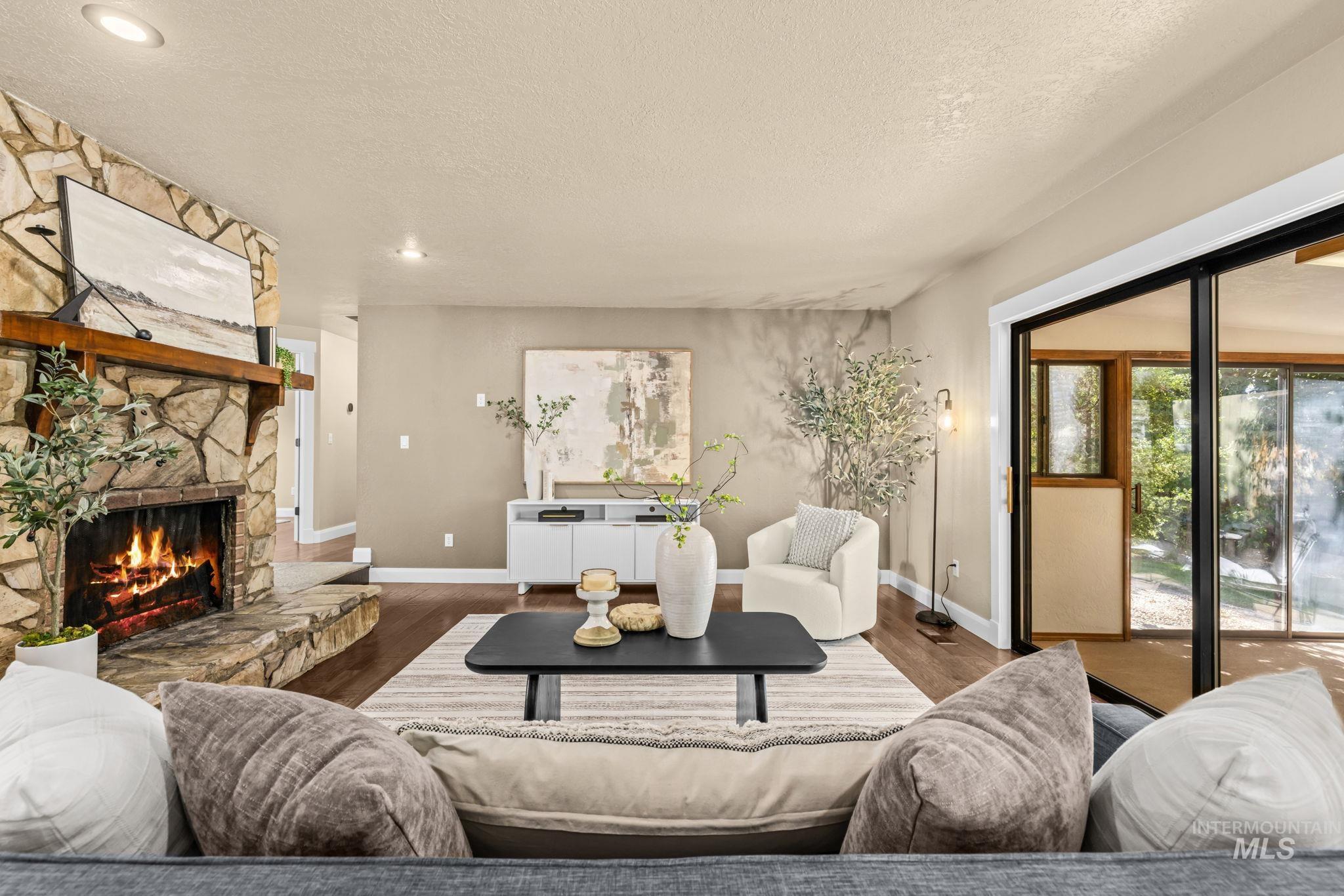 2013 S Coloma Way Property Photo 8