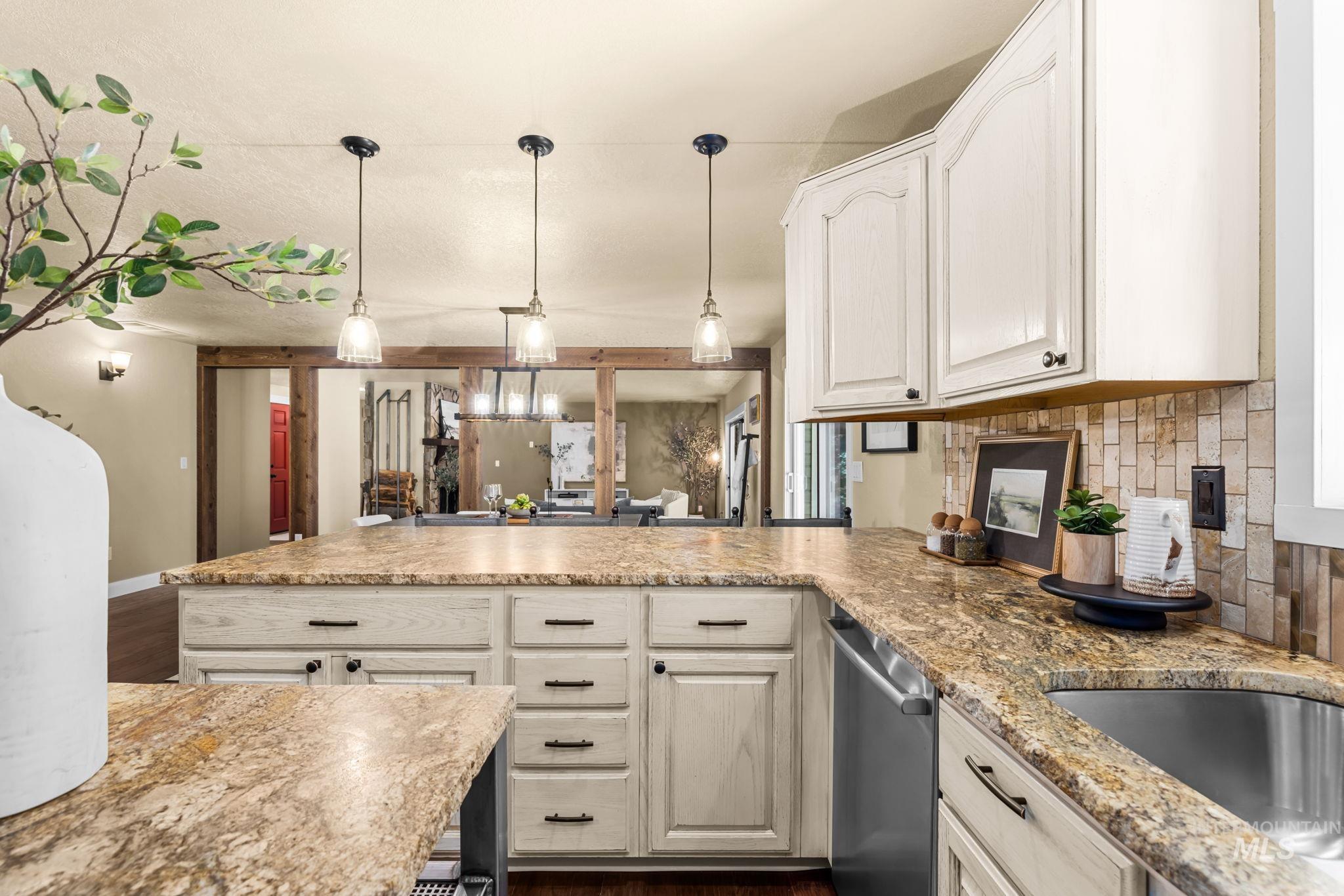2013 S Coloma Way Property Photo 13