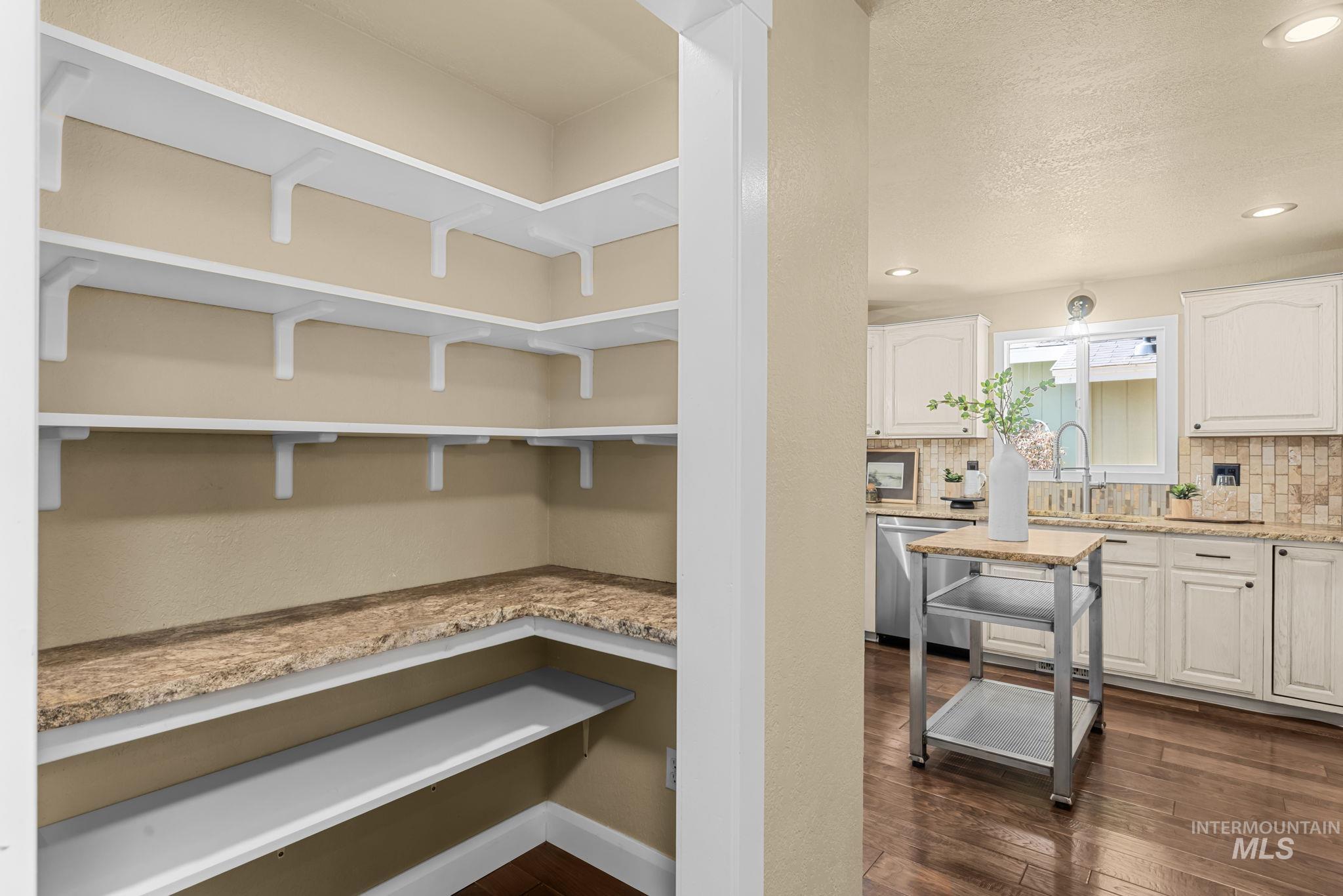 2013 S Coloma Way Property Photo 18
