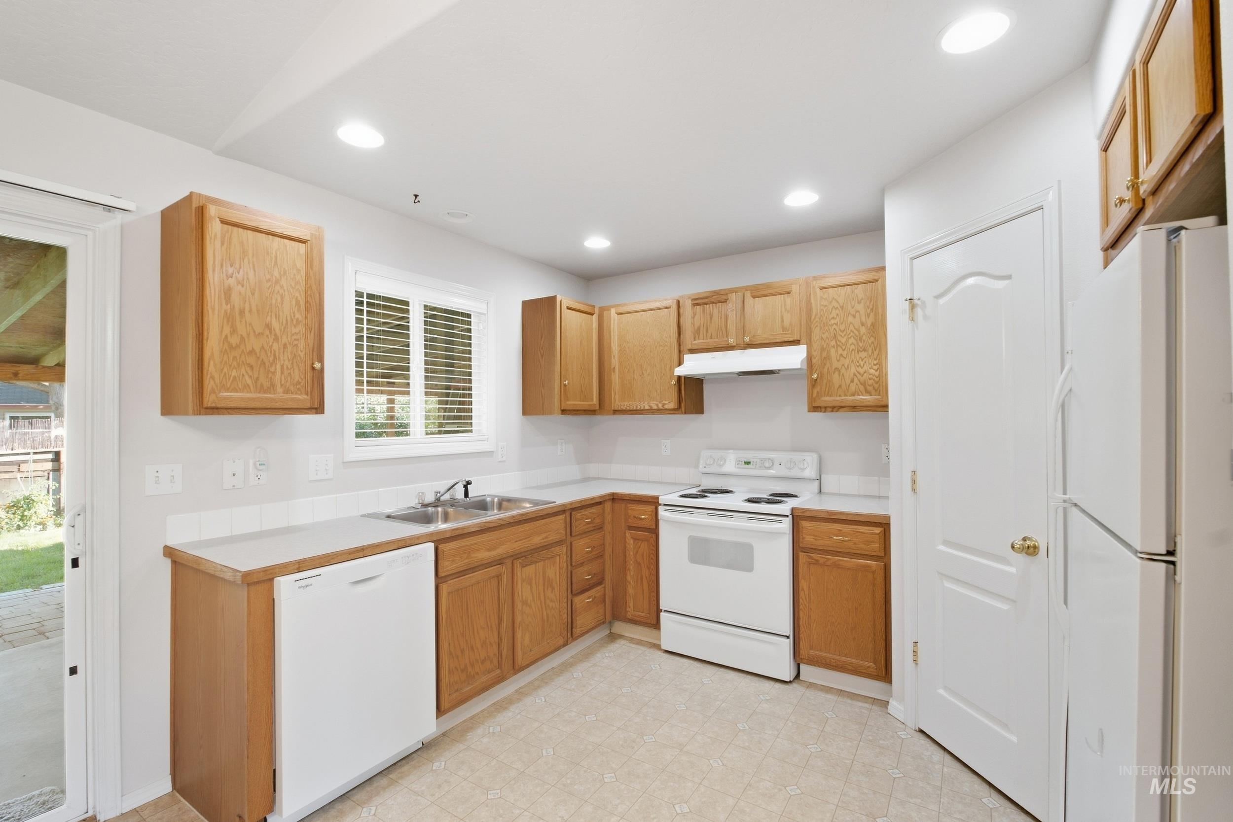 2314 W Sweetbay Ave Property Photo 8