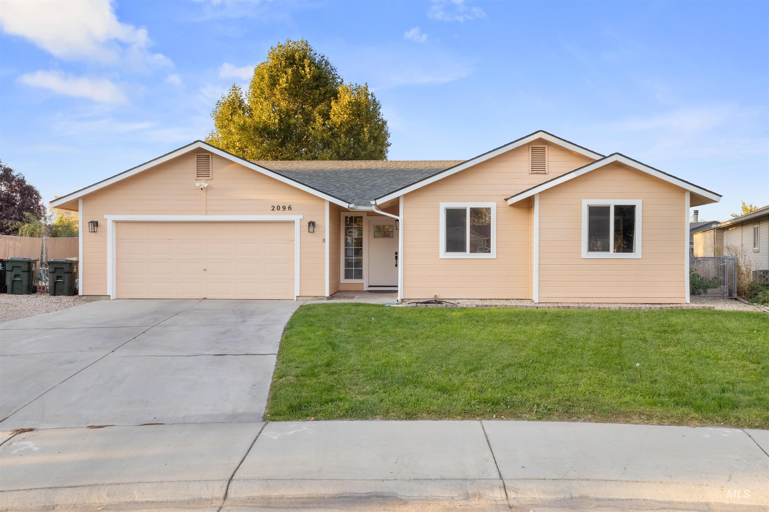 2096 Nw 9th Place Property Photo 3
