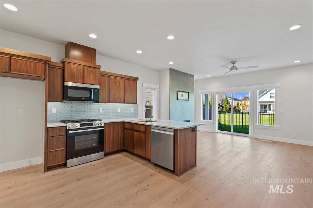 3878 W Spring House Ln Property Photo 8