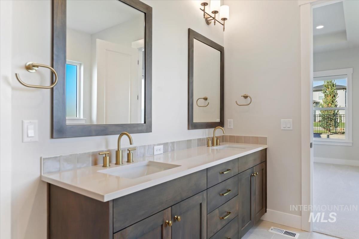 6029 W Carnock Dr Property Photo 22