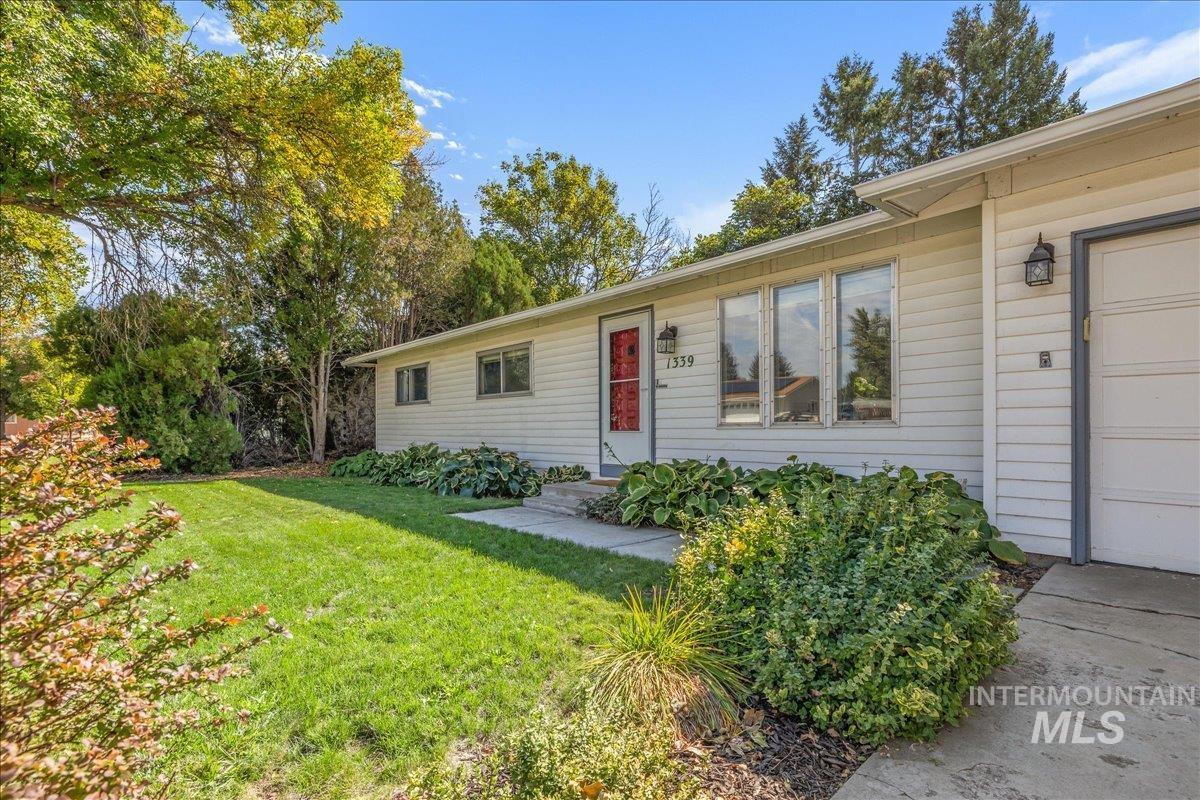 1339 W Carlton St Property Photo 4