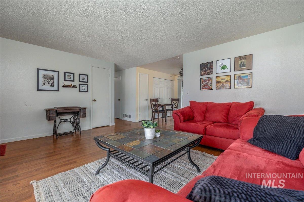 1339 W Carlton St Property Photo 7