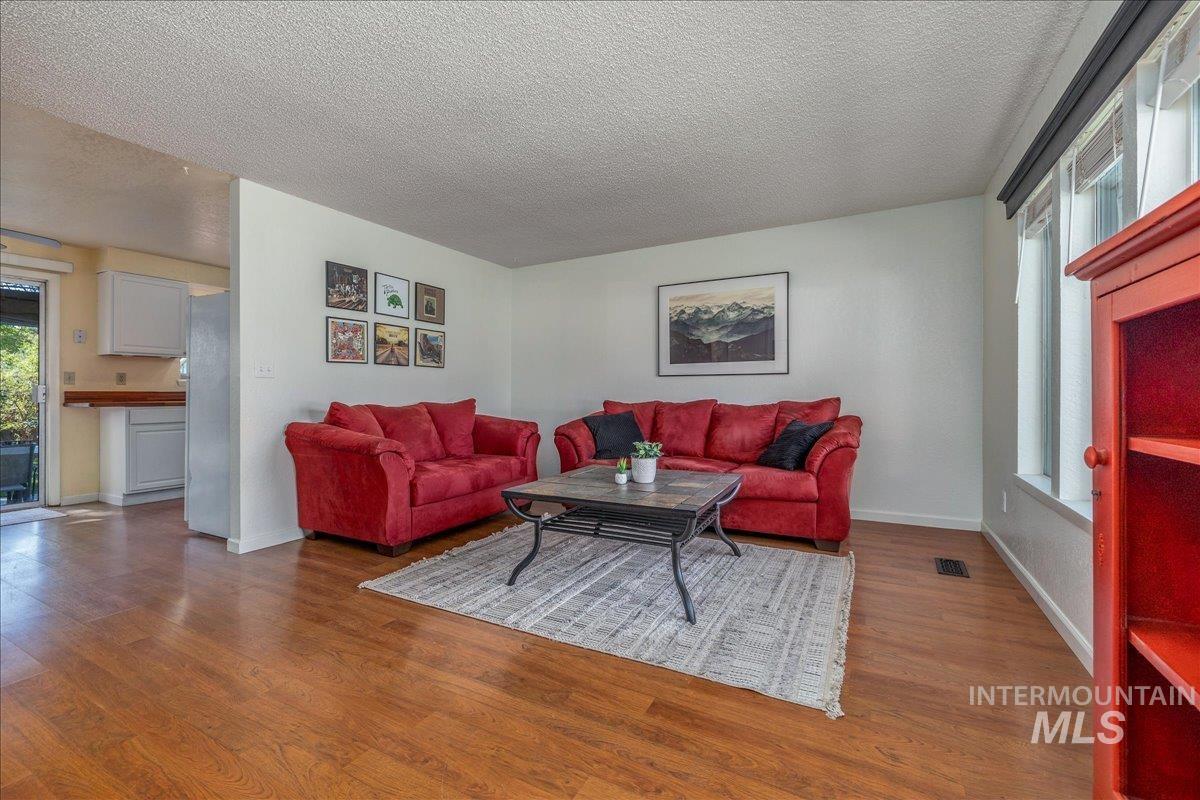 1339 W Carlton St Property Photo 12