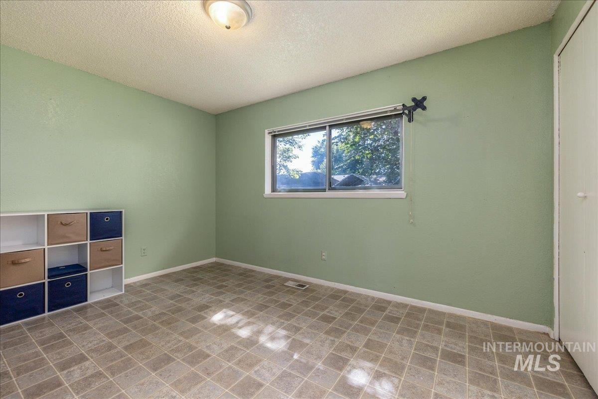 1339 W Carlton St Property Photo 16