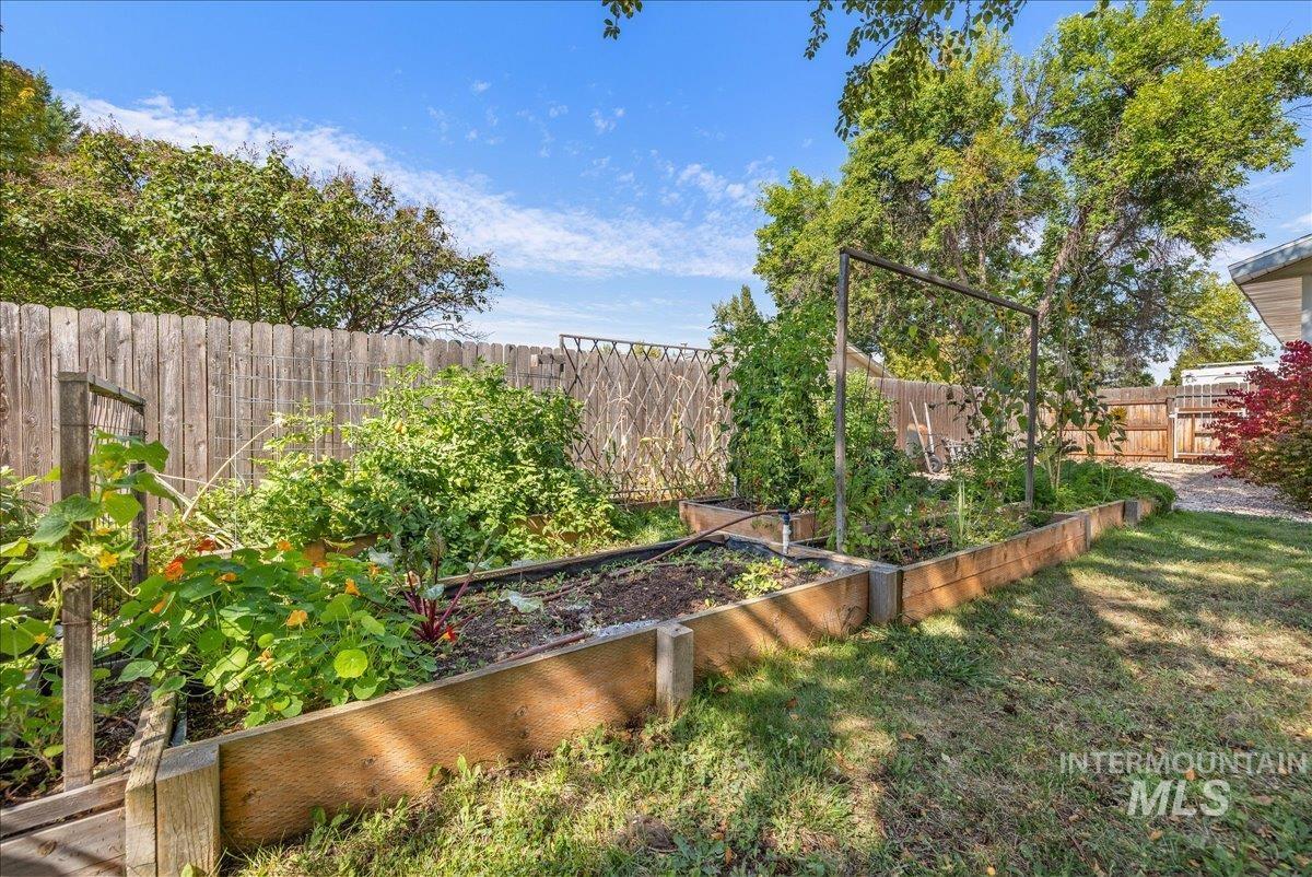 1339 W Carlton St Property Photo 23