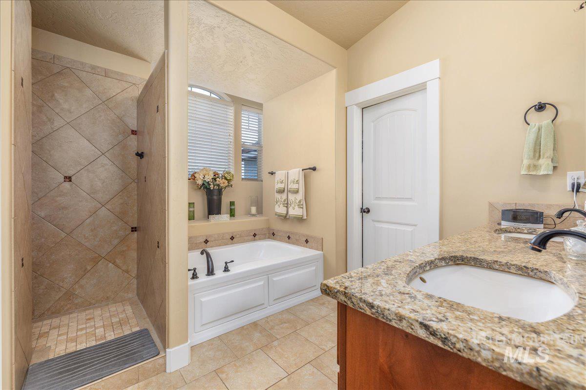 12621 S Carriage Hill Way Property Photo 38