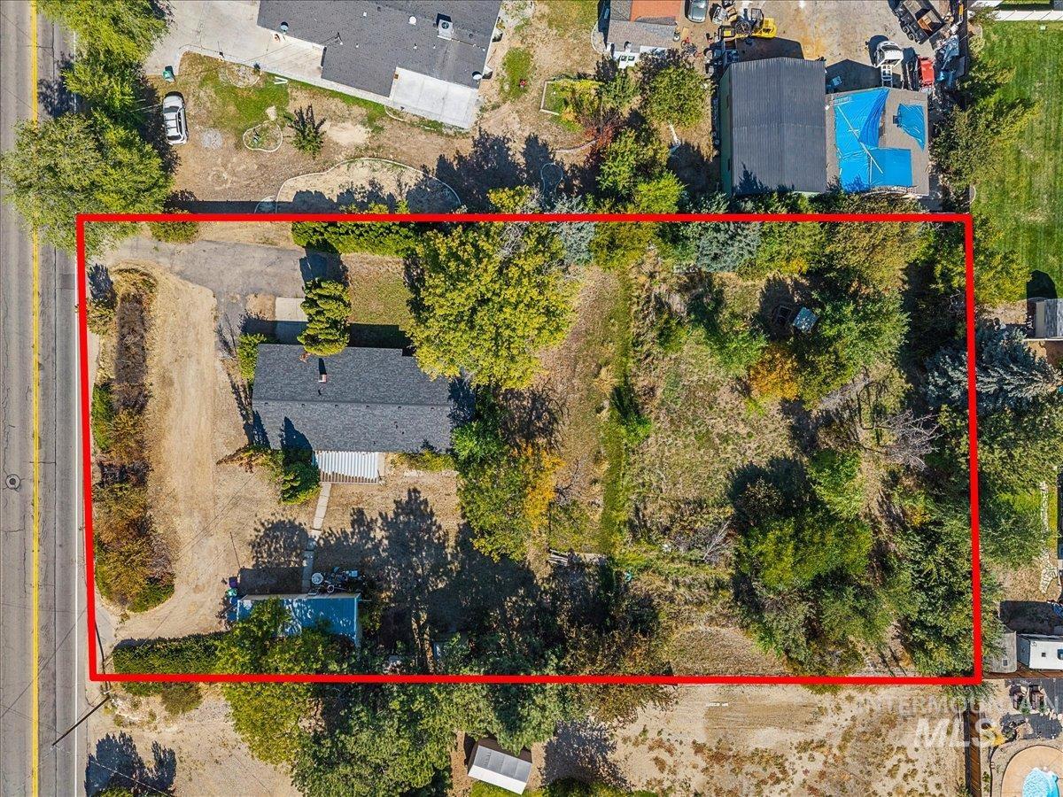 2530 S Cloverdale Rd Property Photo 2