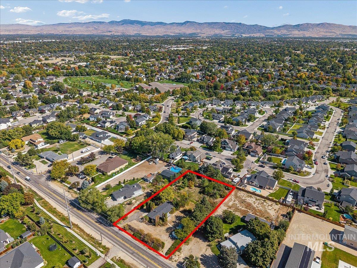 2530 S Cloverdale Rd Property Photo 4