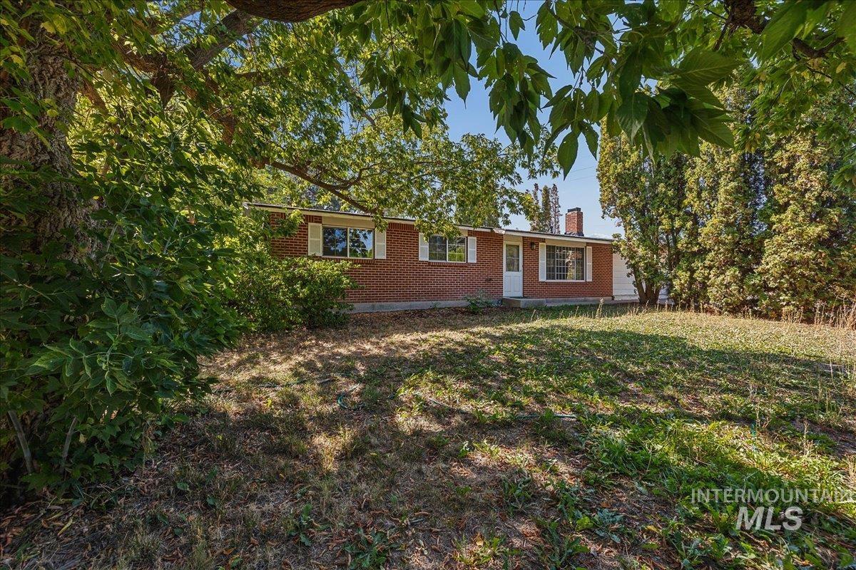 2530 S Cloverdale Rd Property Photo 5