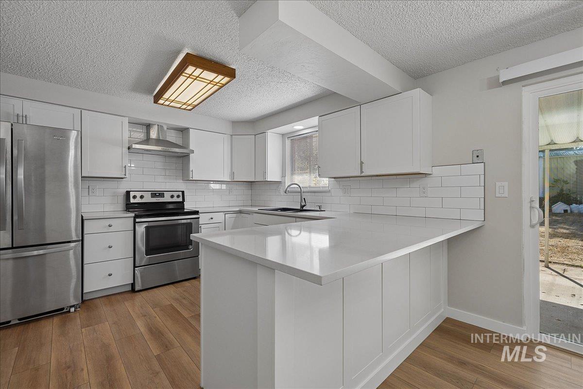 2530 S Cloverdale Rd Property Photo 10