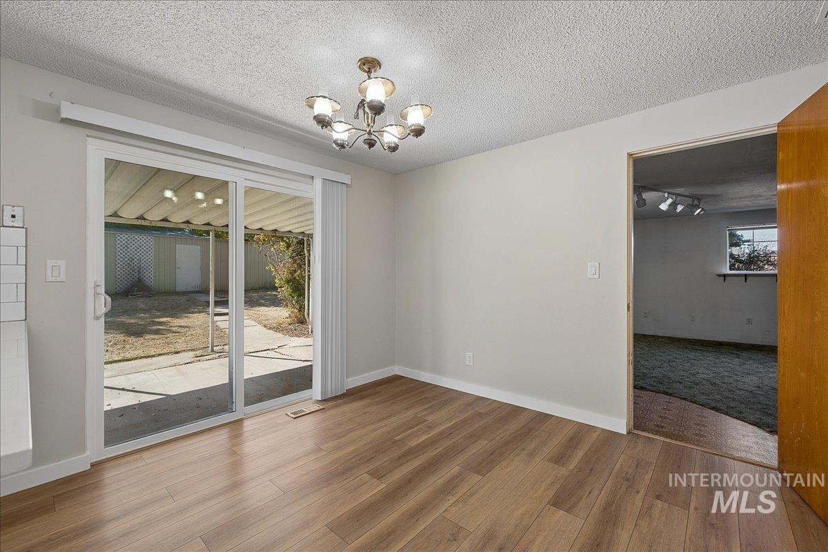 2530 S Cloverdale Rd Property Photo 13