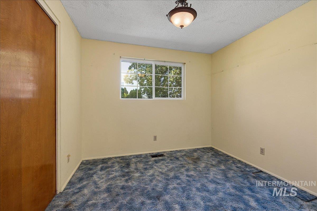 2530 S Cloverdale Rd Property Photo 16