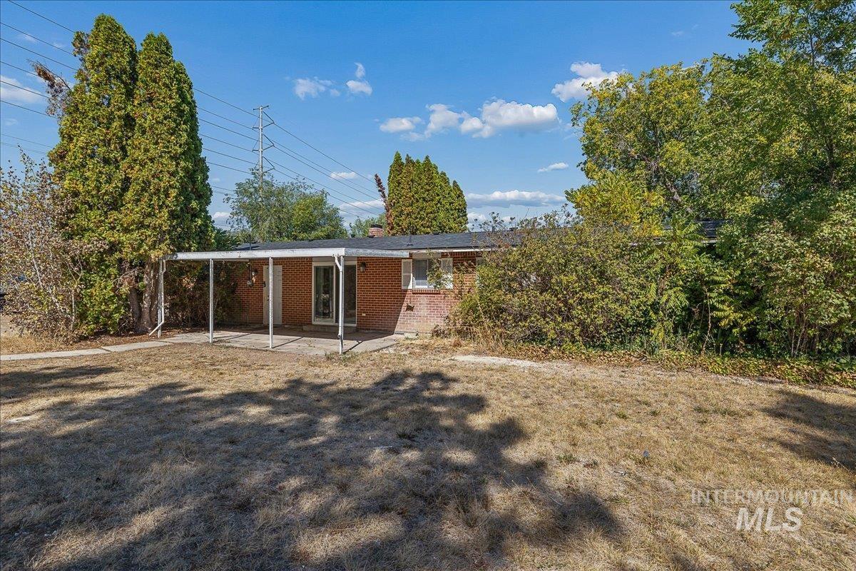 2530 S Cloverdale Rd Property Photo 22