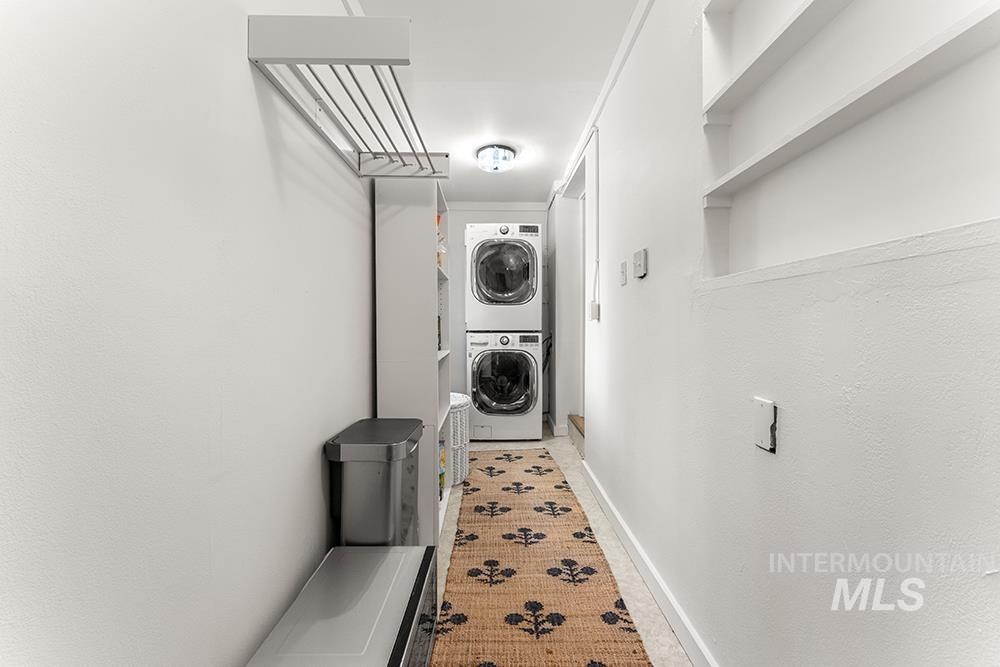 1912 W Dora St Property Photo 18