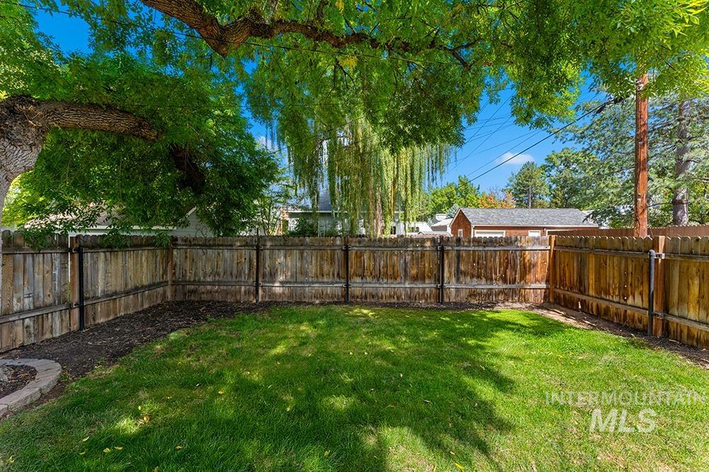 1912 W Dora St Property Photo 20