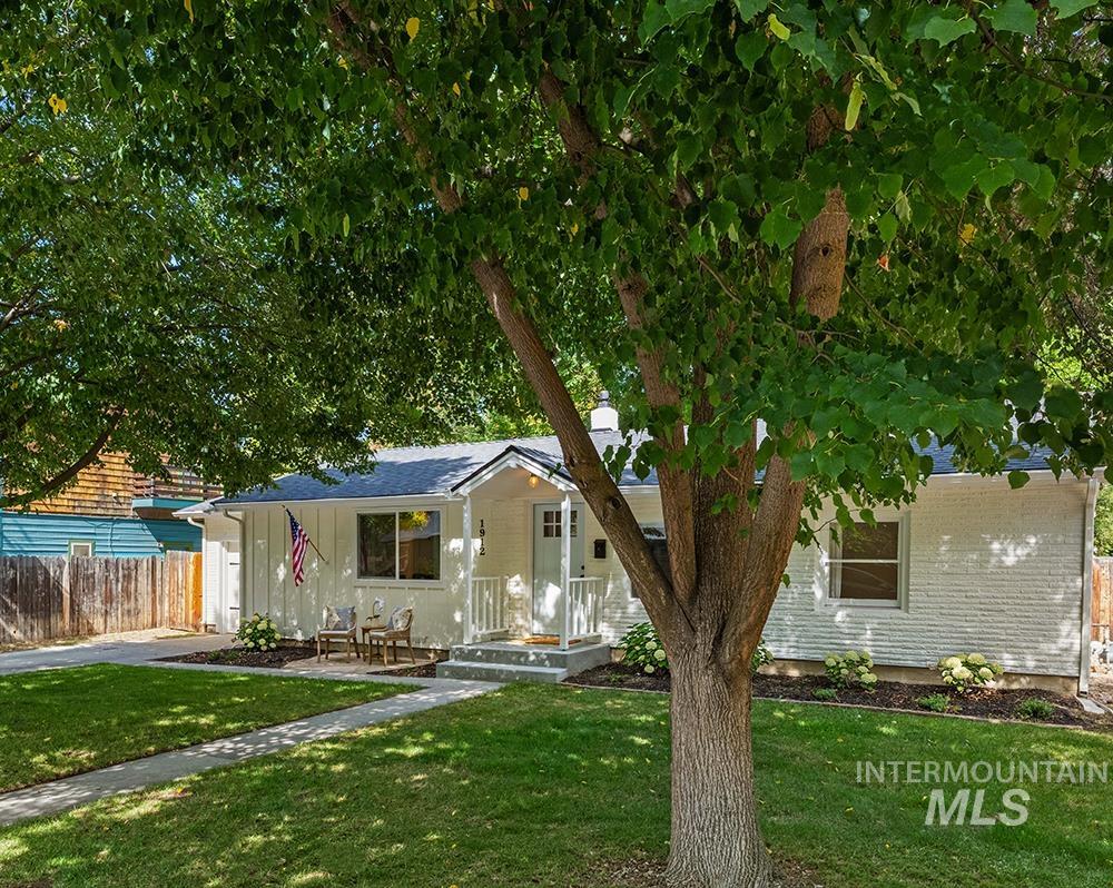 1912 W Dora St Property Photo 22