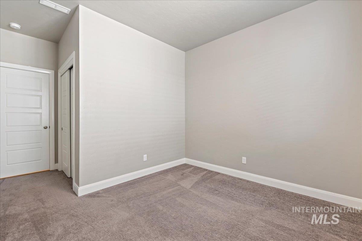 5705 W Daphne Dr Property Photo 21