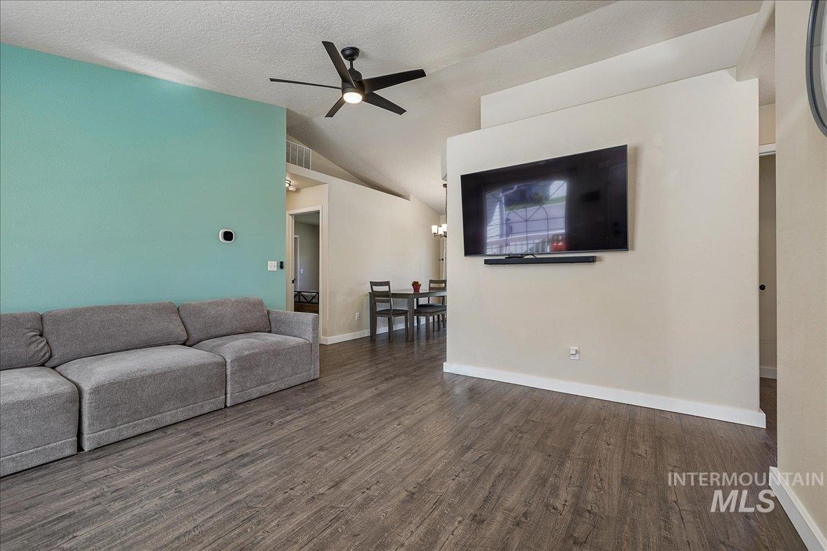 3430 Cedar Park Court Property Photo 6