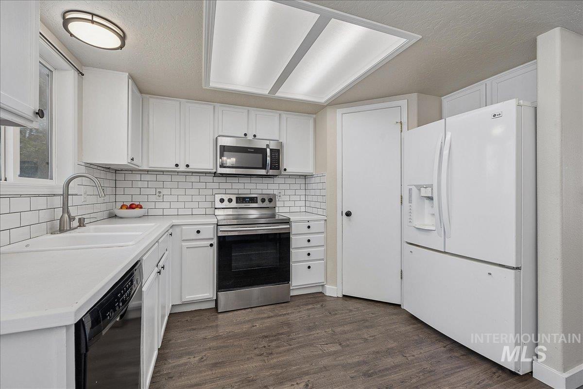 3430 Cedar Park Court Property Photo 14